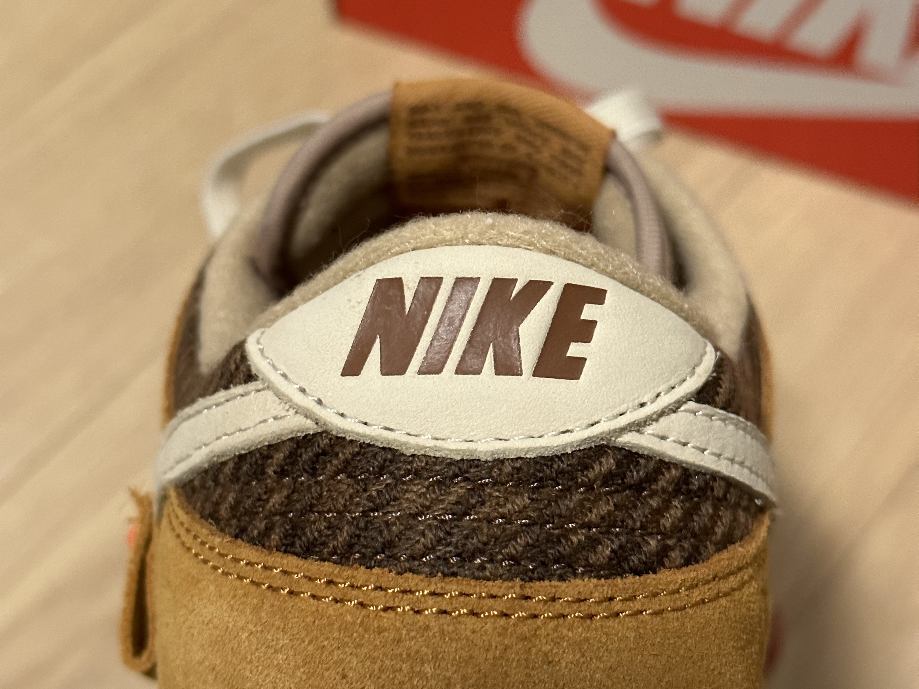 Nike Dunk Low SE Praline Desert Ochre 착용 스타일 - 5