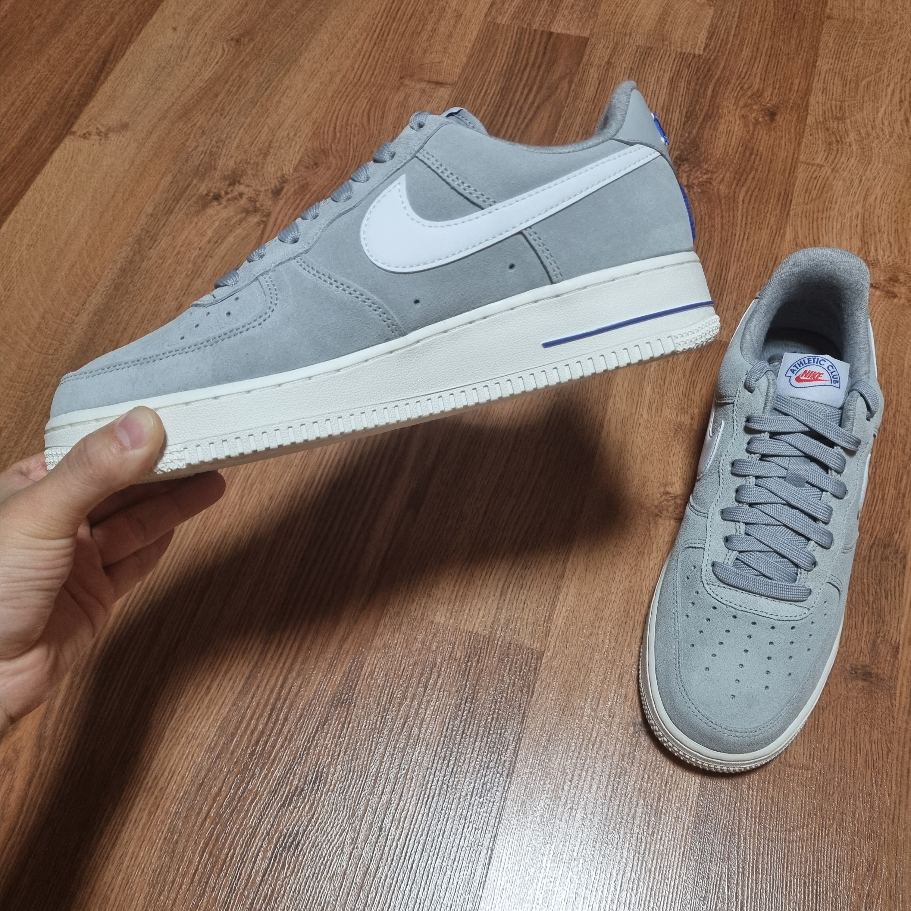 Nike Air Force 1 '07 LX Athletic Club Light Smoke Grey 착용 스타일 - 1