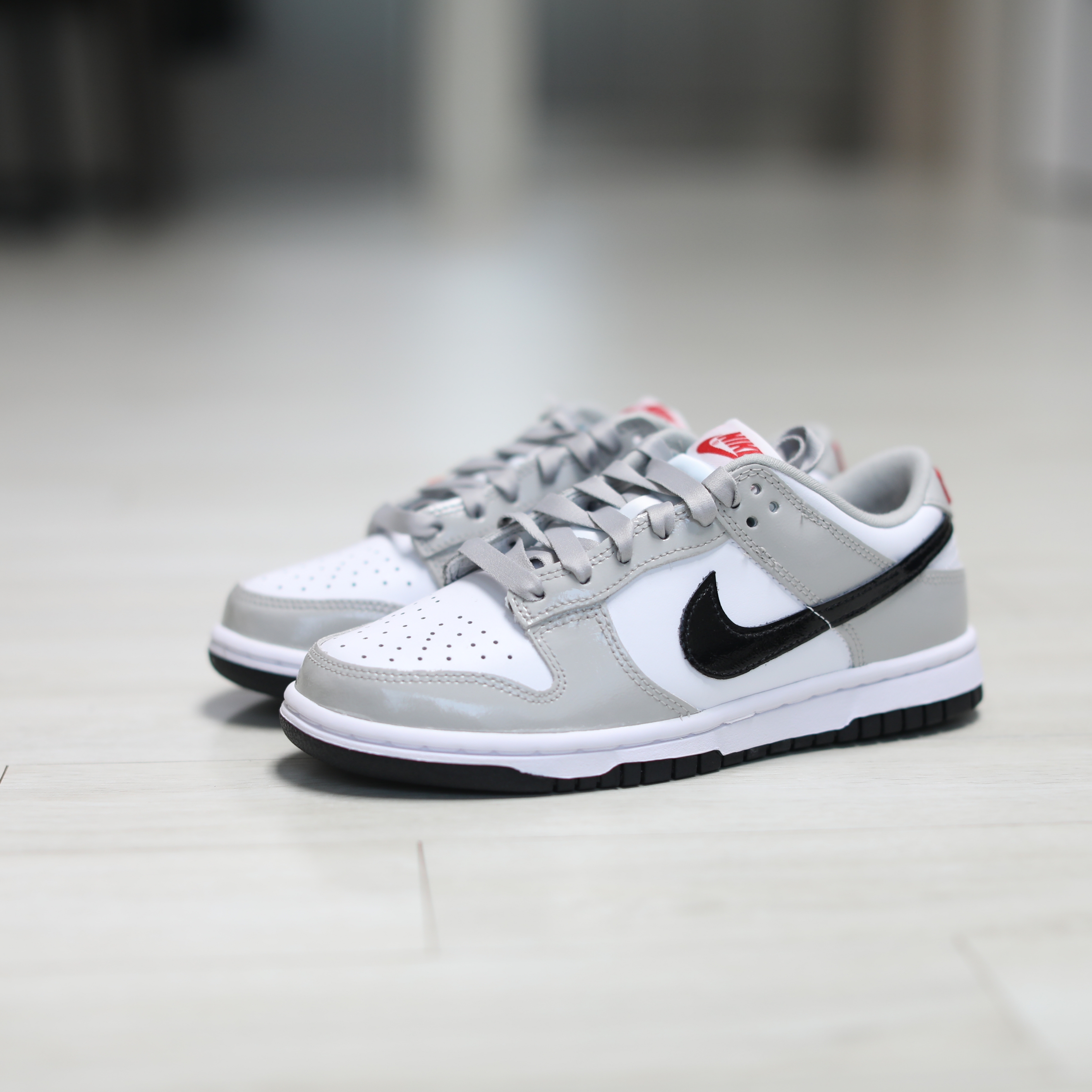 (W) Nike Dunk Low Essential Light Iron Ore Black 착용 스타일 - 1