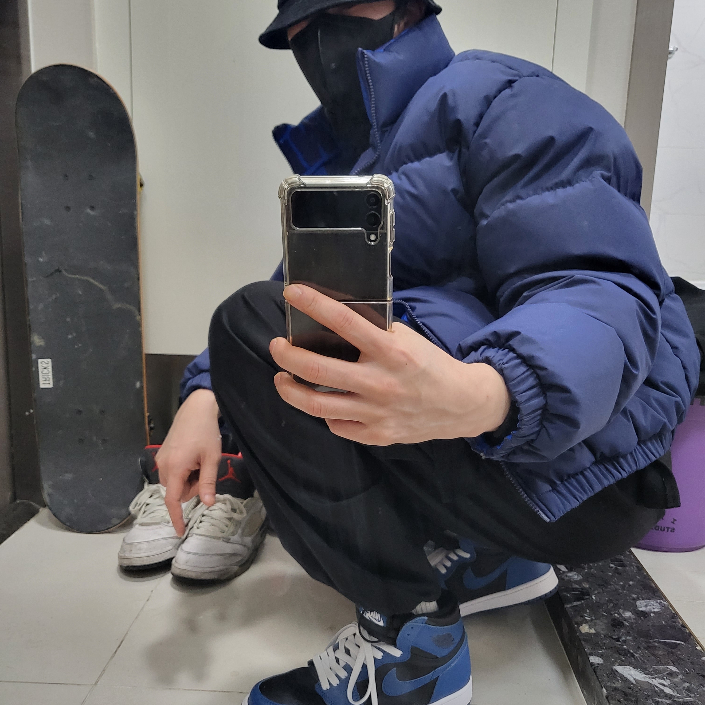 Jordan 1 Retro High OG Dark Marina Blue 착용 스타일 - 1