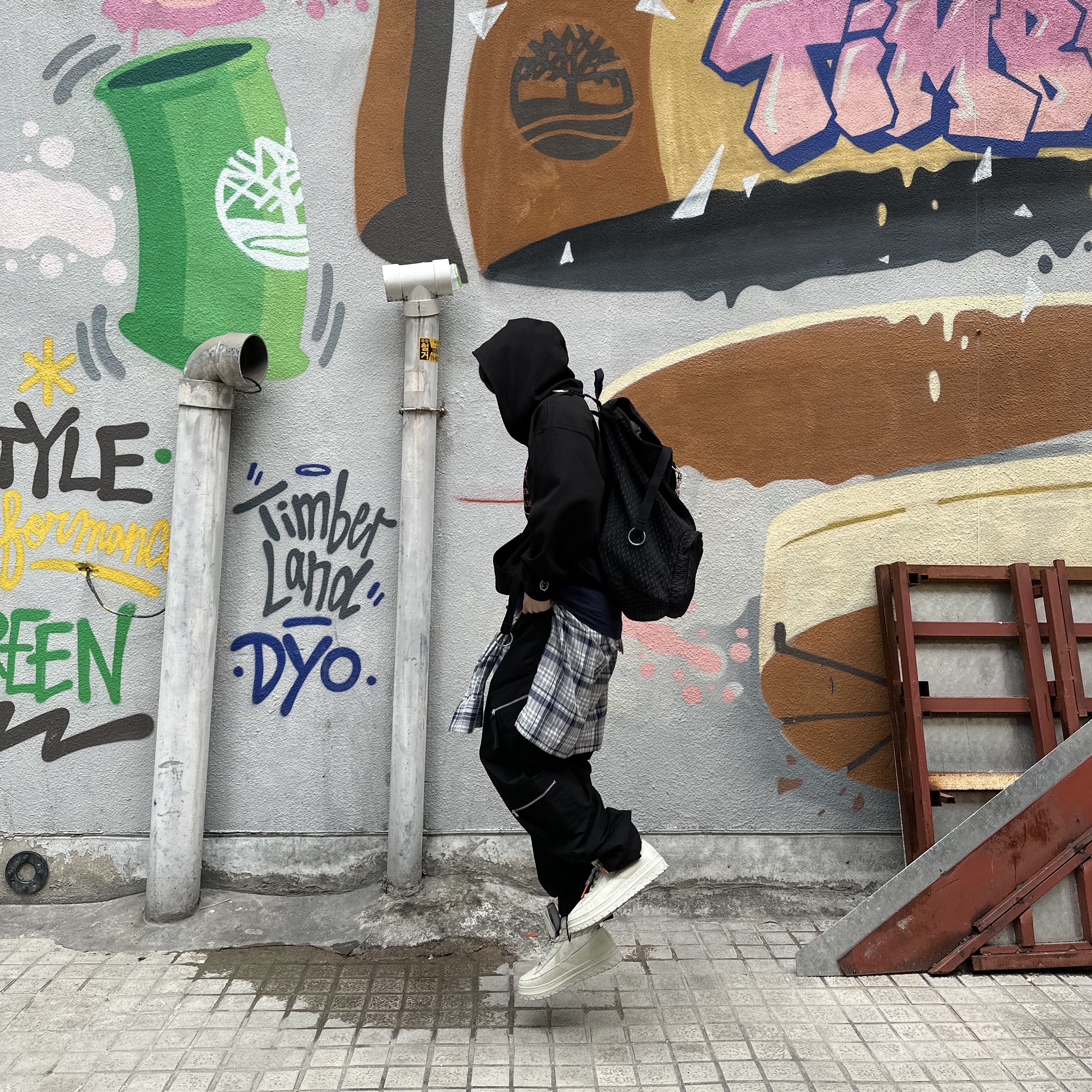 Converse x Paria Farzaneh Pro Leather X2 Hi Icicle 착용 스타일 - 3