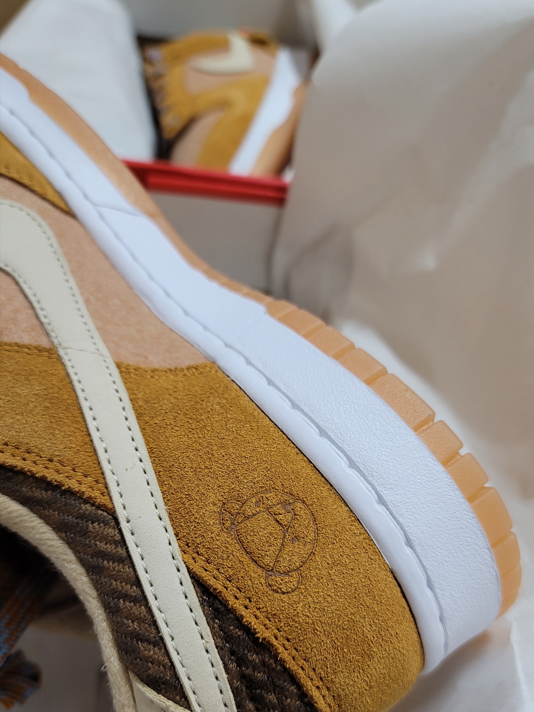 Nike Dunk Low SE Praline Desert Ochre 착용 스타일
