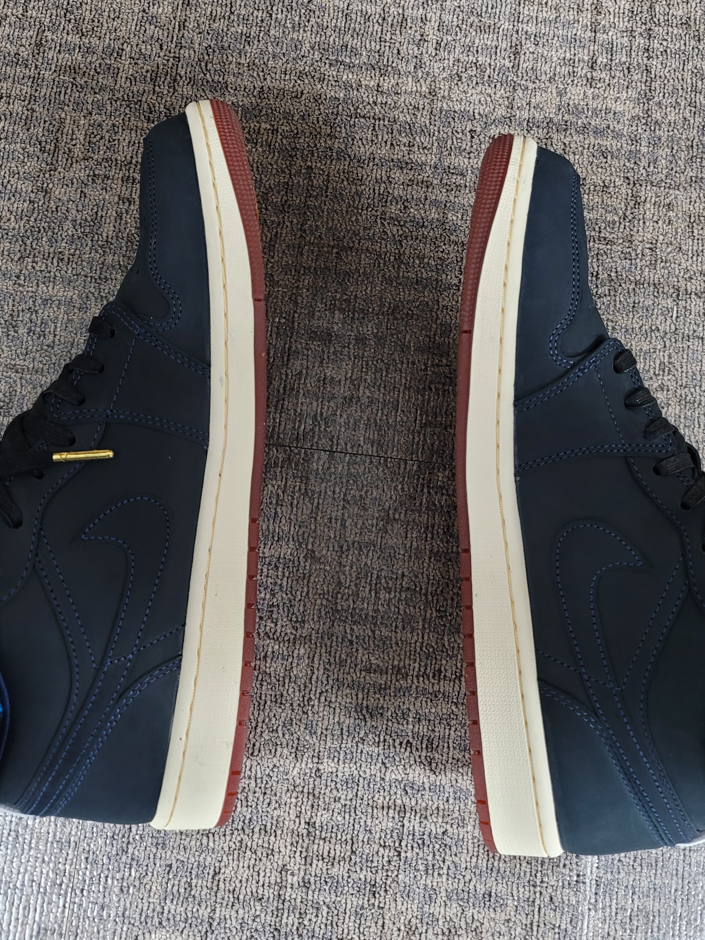 Jordan 1 x Eastside Golf Low Midnight Navy 착용 스타일