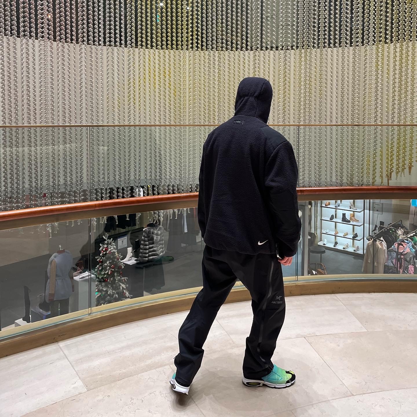Supreme x Nike ACG Fleece Pullover Black - 22FW, Arc'teryx Beta Pants Black 착용 스타일 - 1