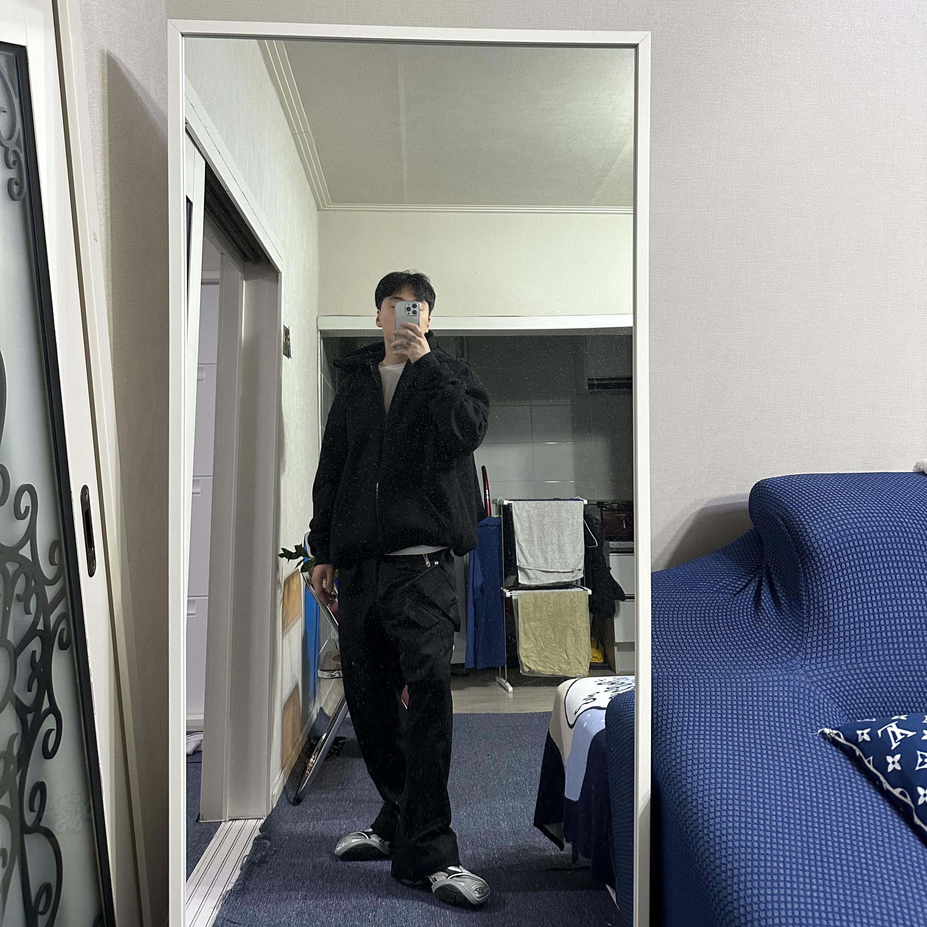 Undermycar x Ohhyunseog Boltume.5 Hardware Cargo Pocket Wide Pants Turbo Black - 22FW 착용 스타일 - 5
