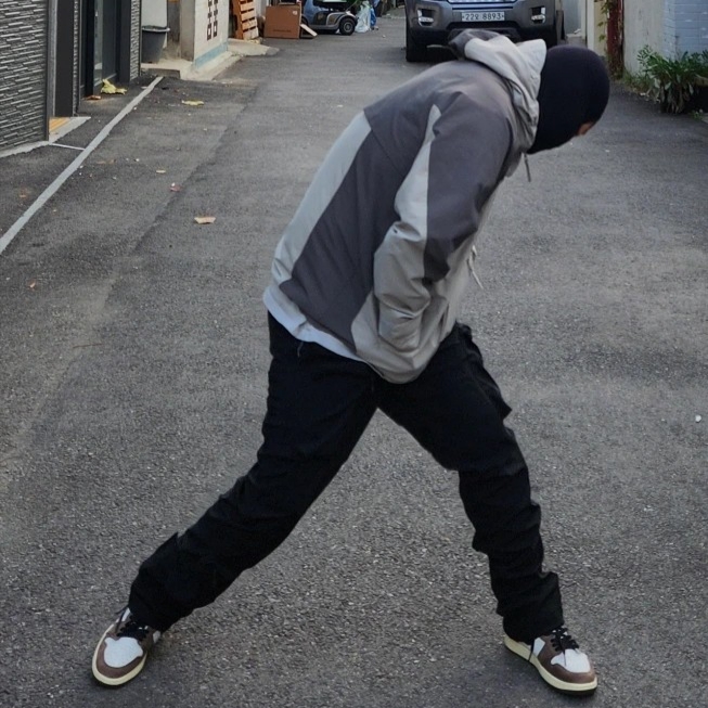 Jordan 1 x Travis Scott Retro High OG SP Mocha, Undermycar Bucky Multi Pocket Dynamic Pants Rookie Black - 22SS 착용 스타일 - 3