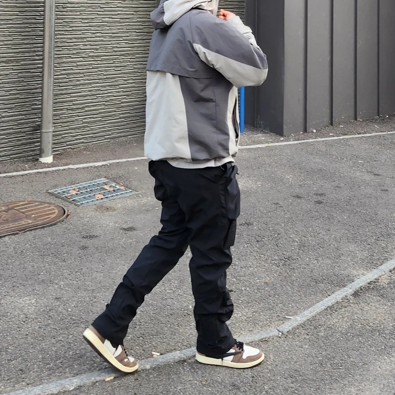 Jordan 1 x Travis Scott Retro High OG SP Mocha, Undermycar Bucky Multi Pocket Dynamic Pants Rookie Black - 22SS 착용 스타일 - 1