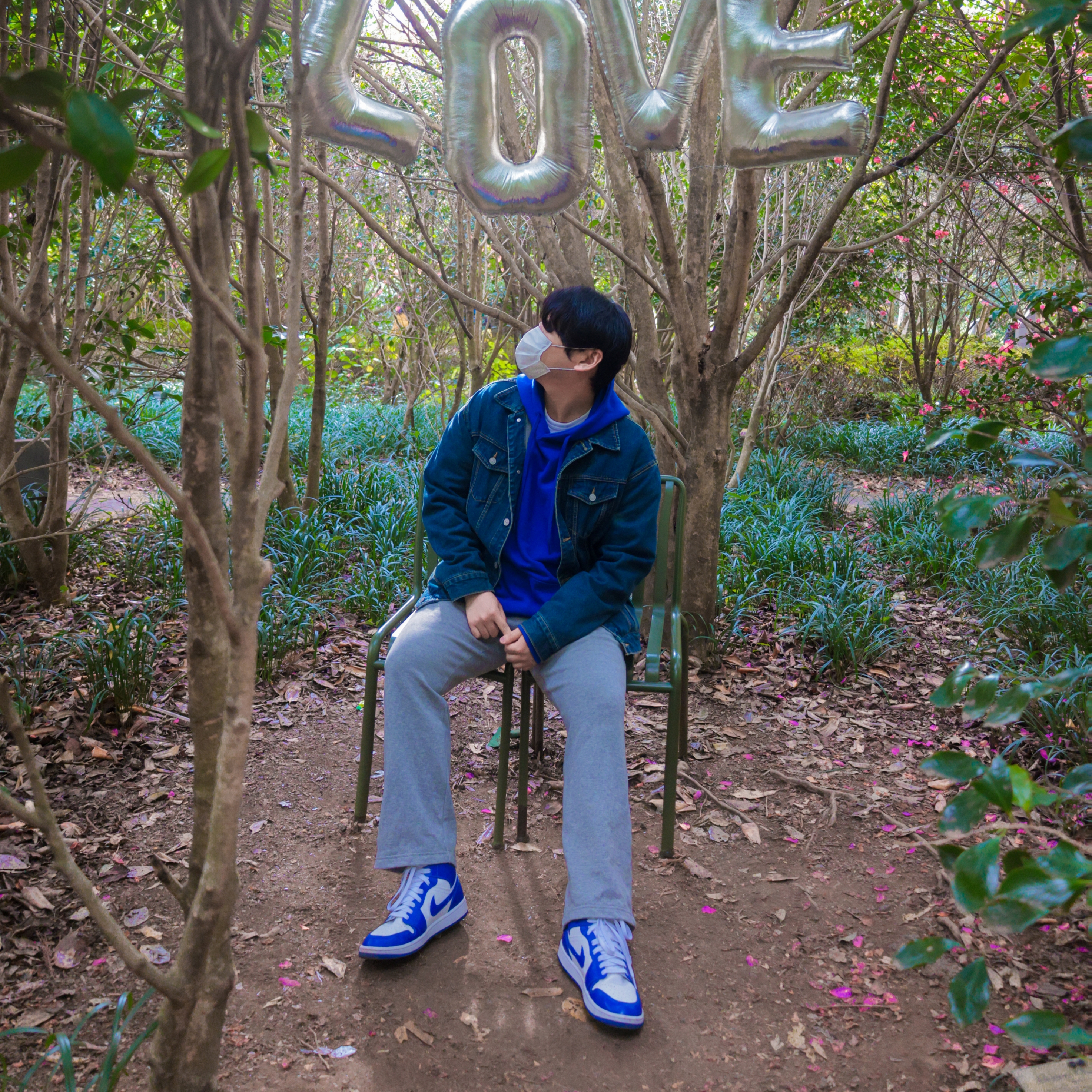 (W) Jordan 1 Mid White Hyper Royal 착용 스타일