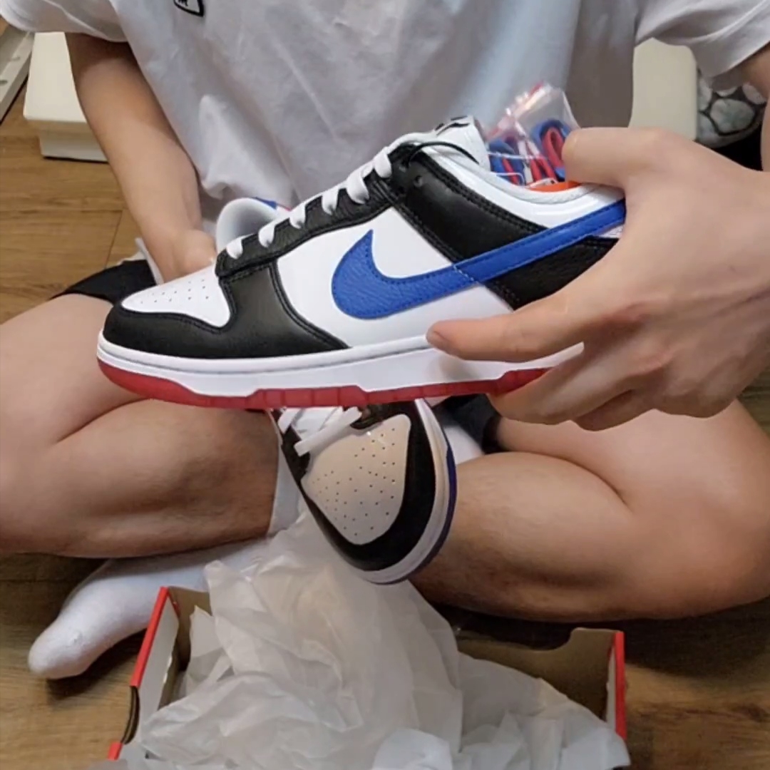 Nike Dunk Low SE Seoul 착용 스타일