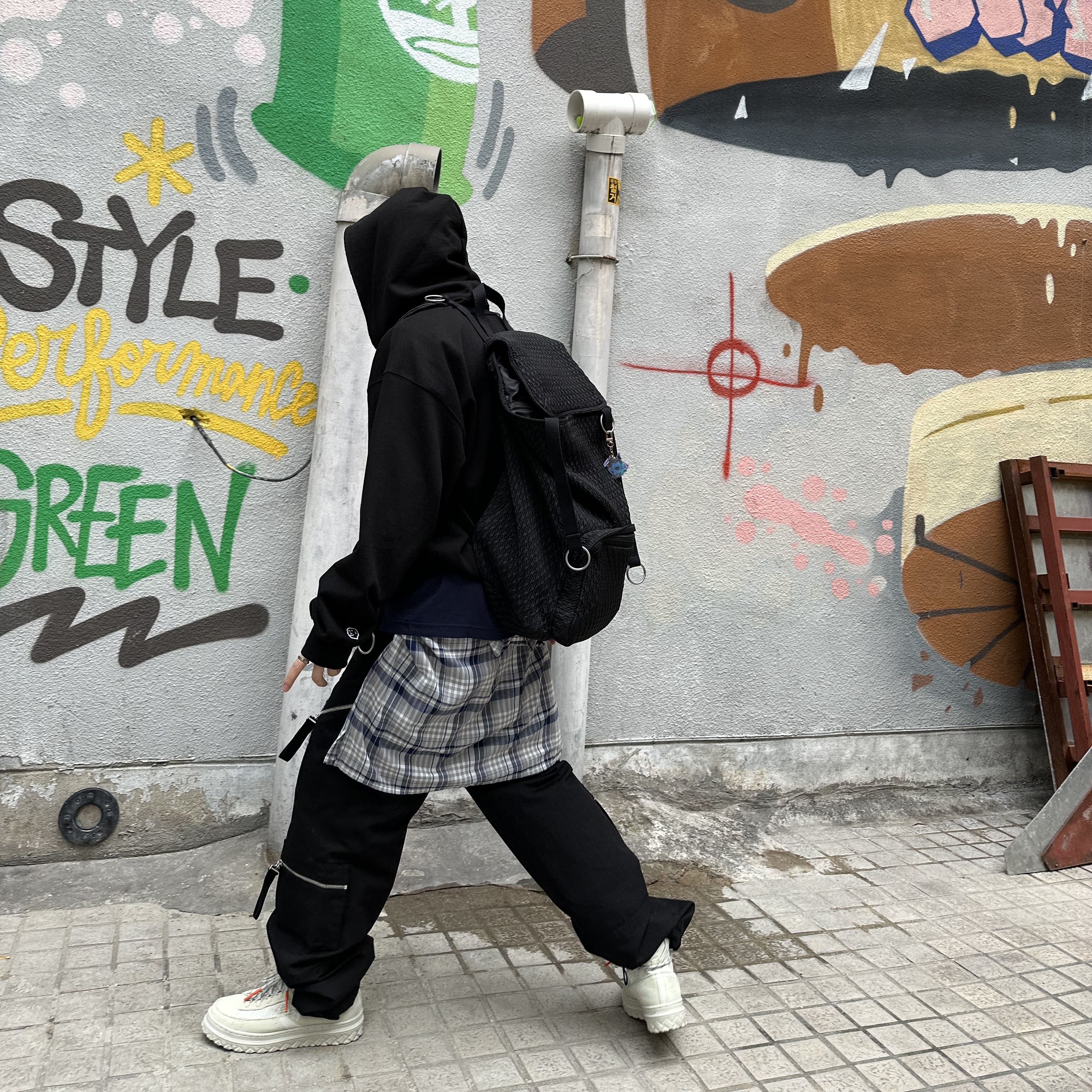 Converse x Paria Farzaneh Pro Leather X2 Hi Icicle 착용 스타일 - 2