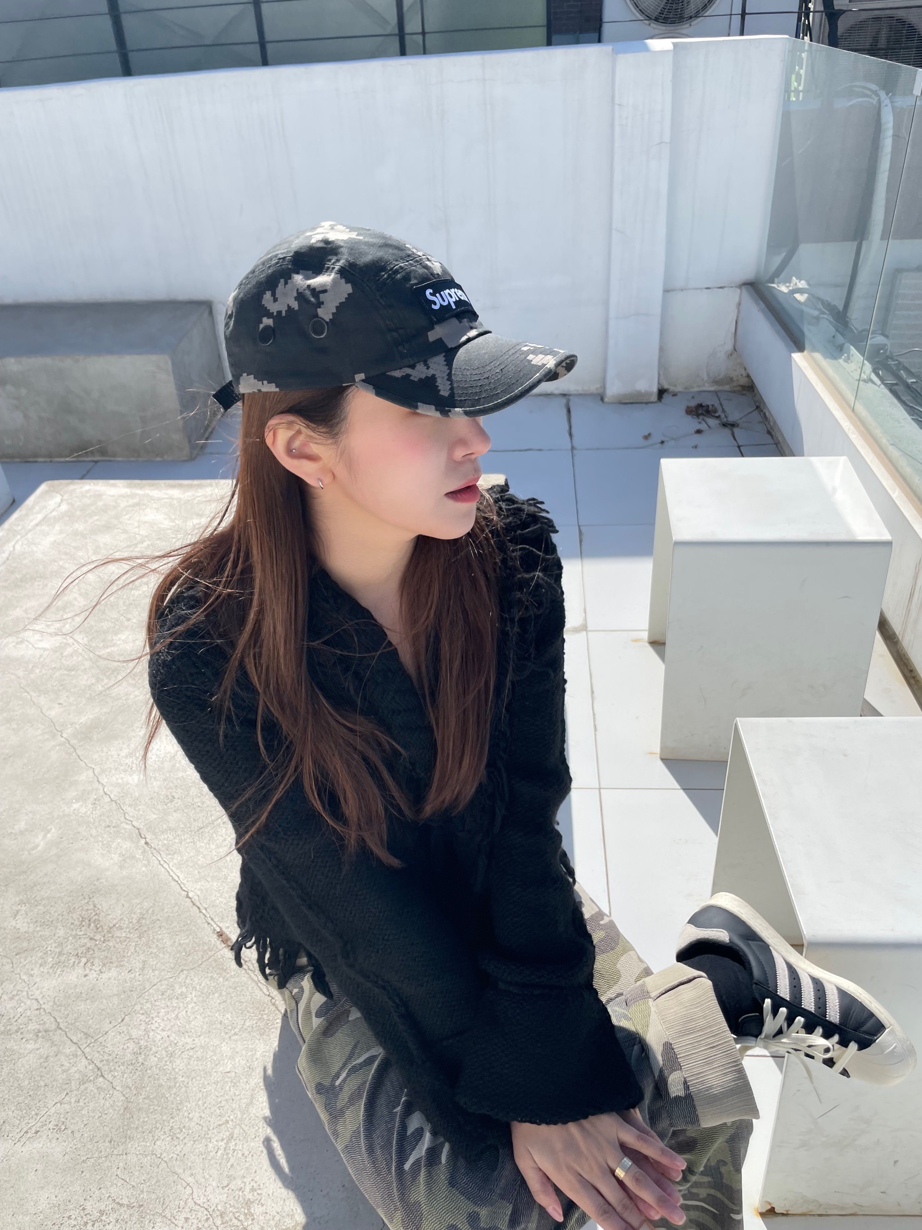Supreme Military Camp Cap Black Russian Camo - 21FW, Adidas Superstar 82 Black White 착용 스타일