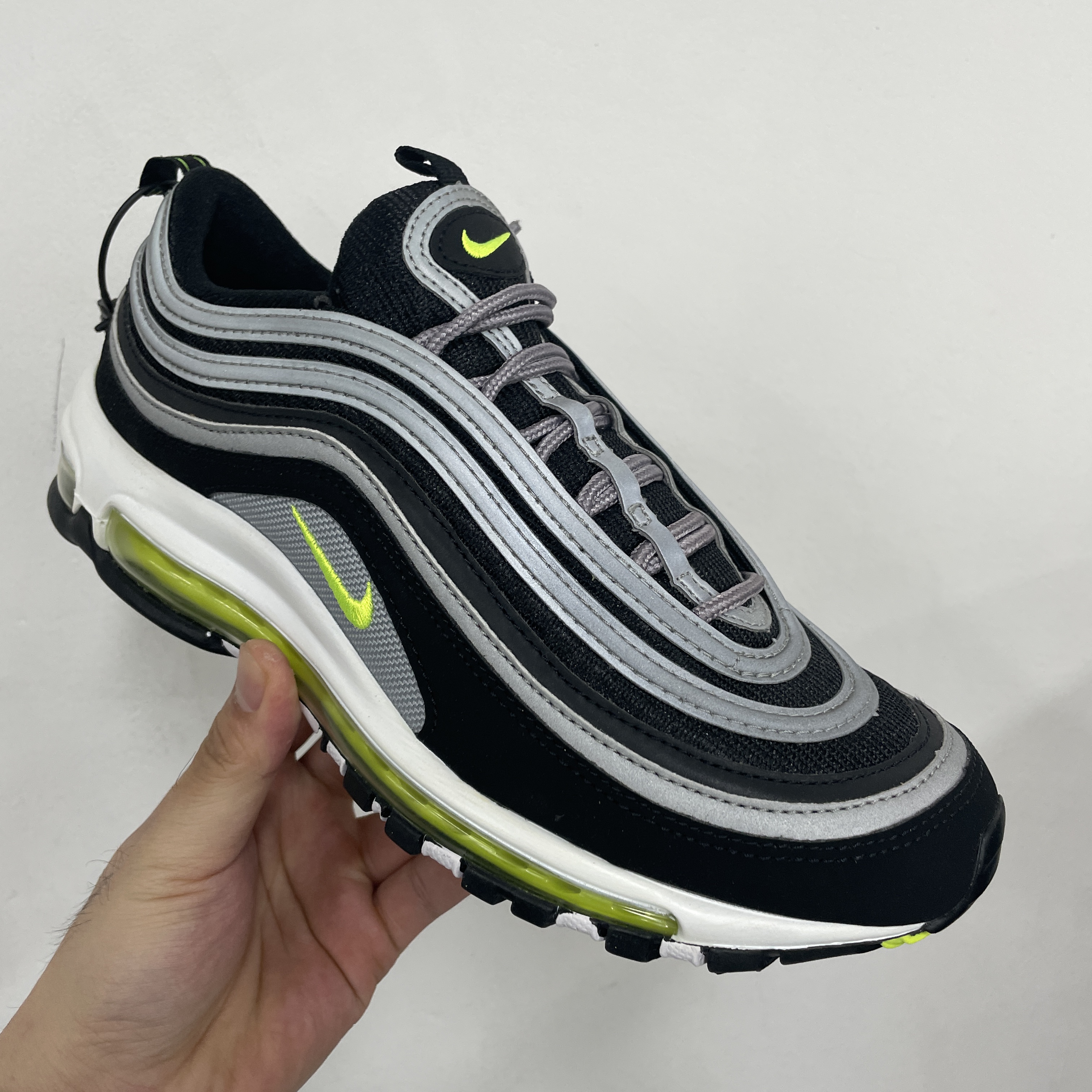 Nike Air Max 97 OG Black Volt Asia 착용 스타일 - 2