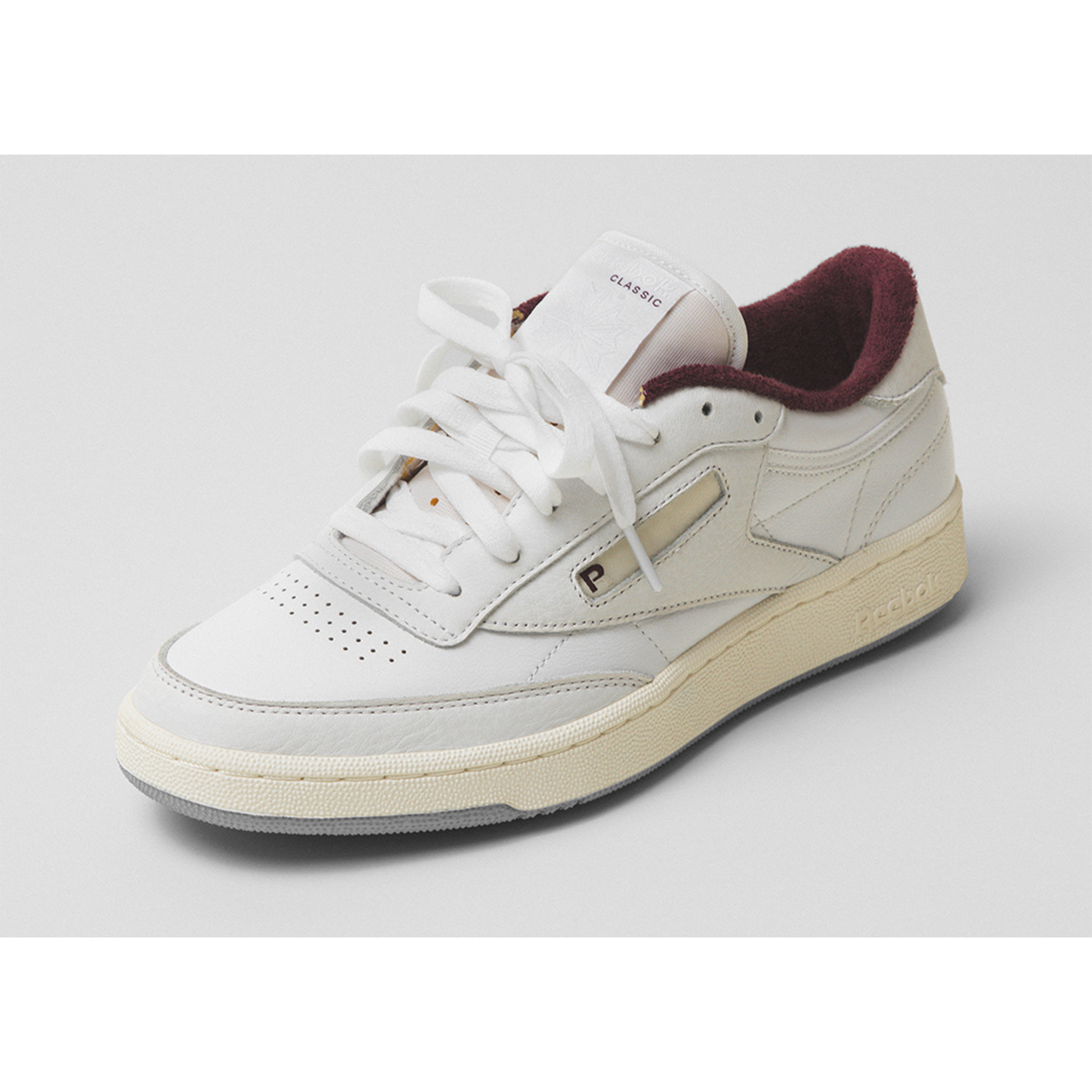 Reebok x Packer Club C 85 White Maroon 착용 스타일 - 4