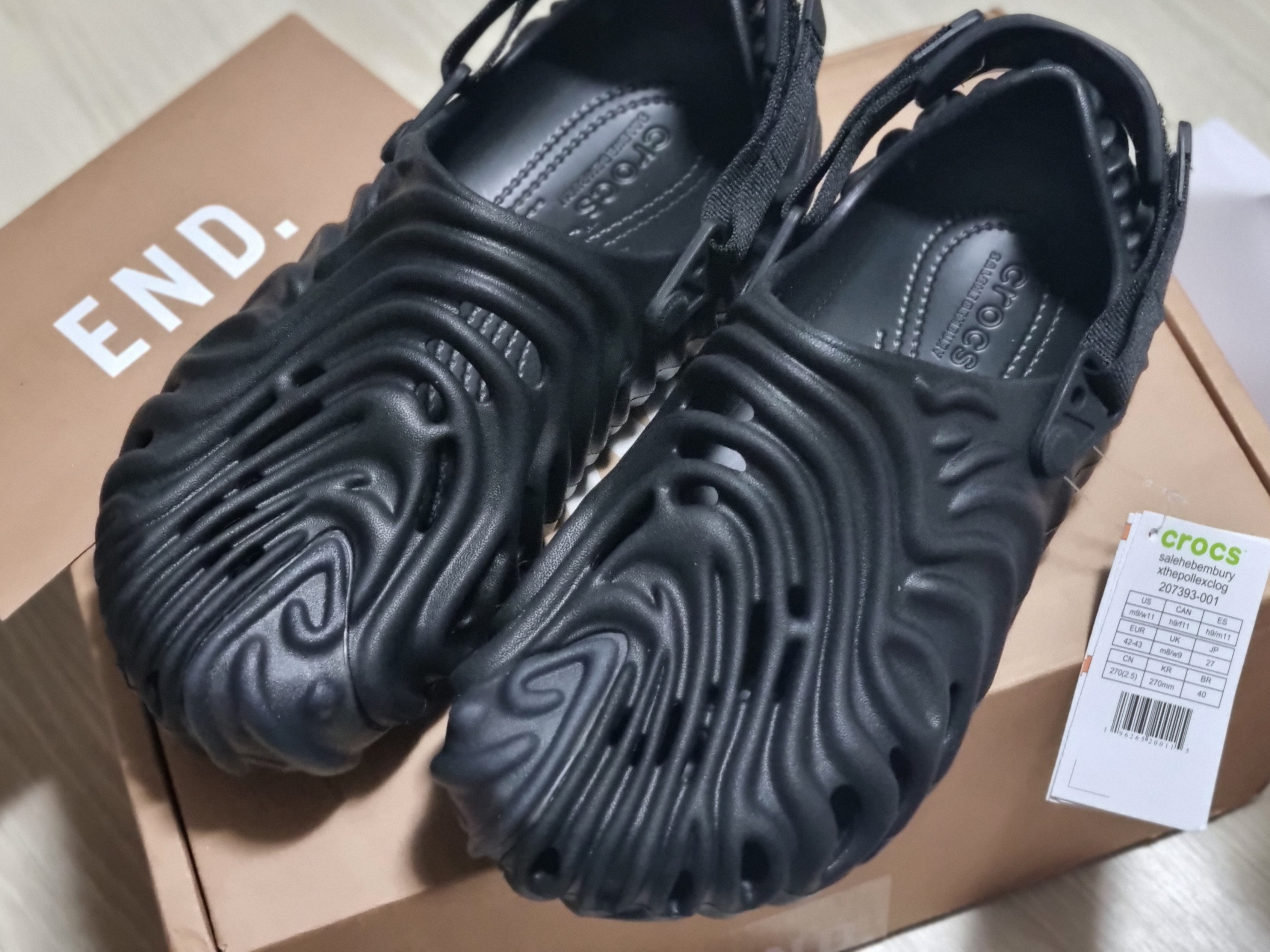 Crocs x Salehe Bembury Pollex Clog Sasquatch 착용 스타일