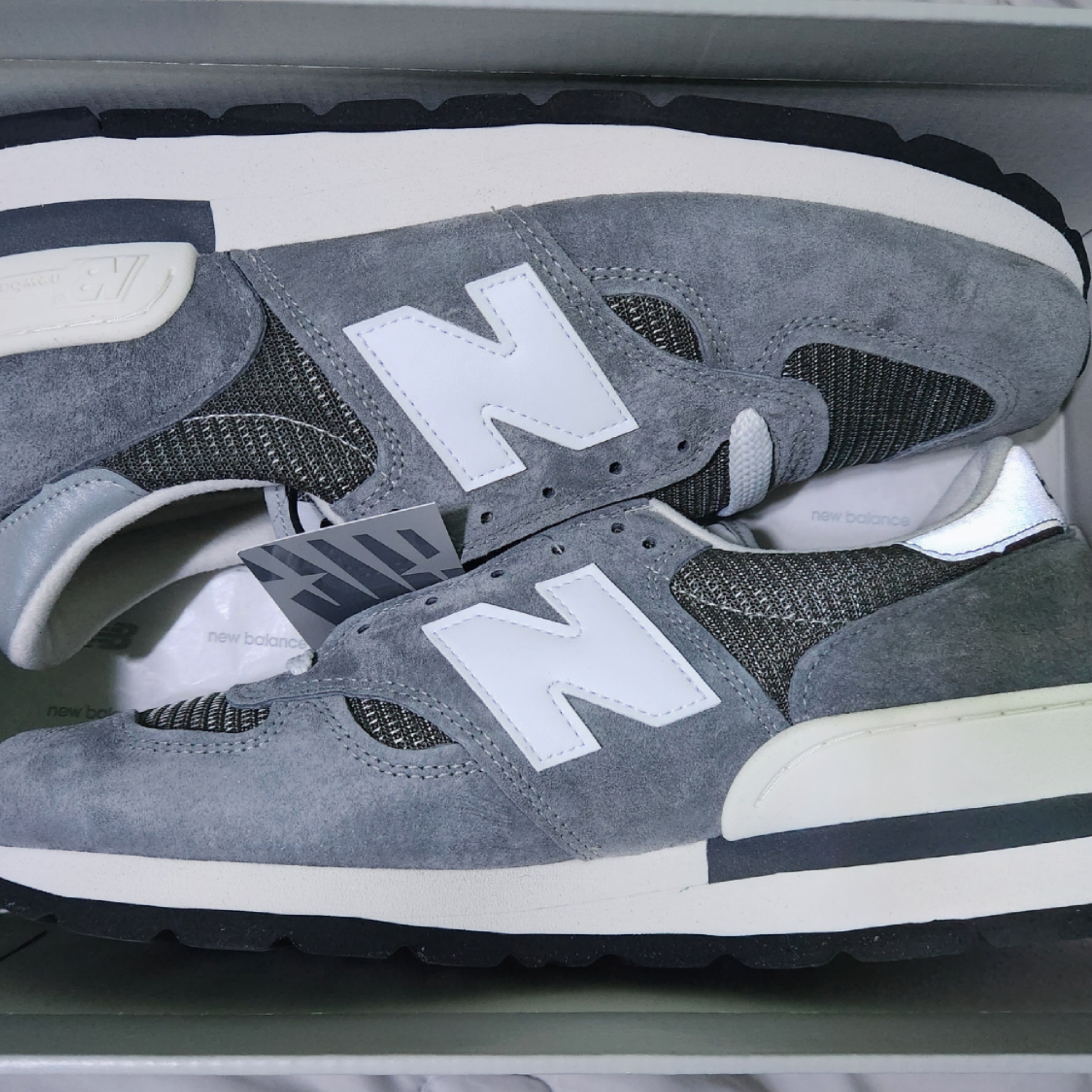New Balance 990v1 Made in USA Grey White 착용 스타일