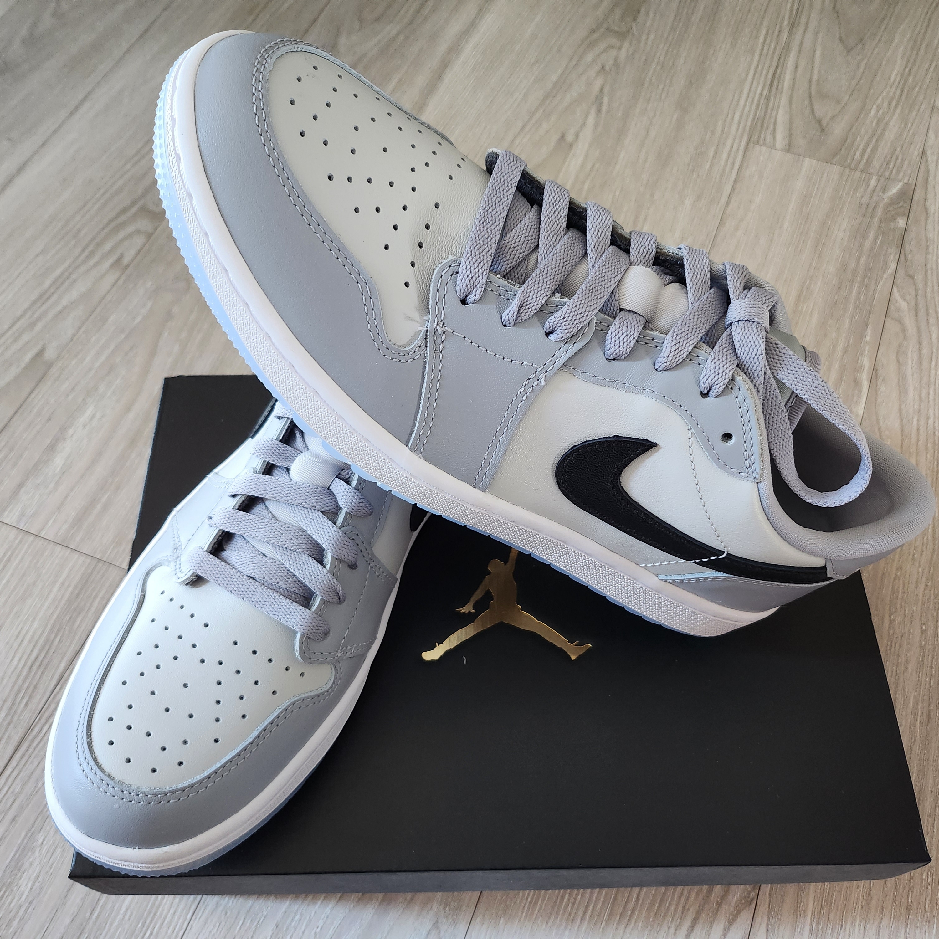 Jordan 1 Low Golf Wolf Grey 착용 스타일