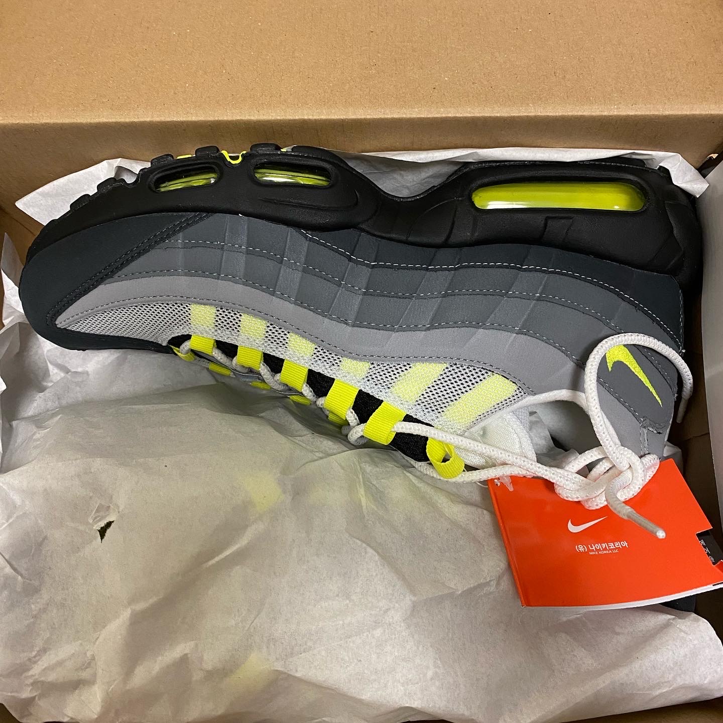 Nike Air Max 95 OG Neon Yellow 2020 착용 스타일