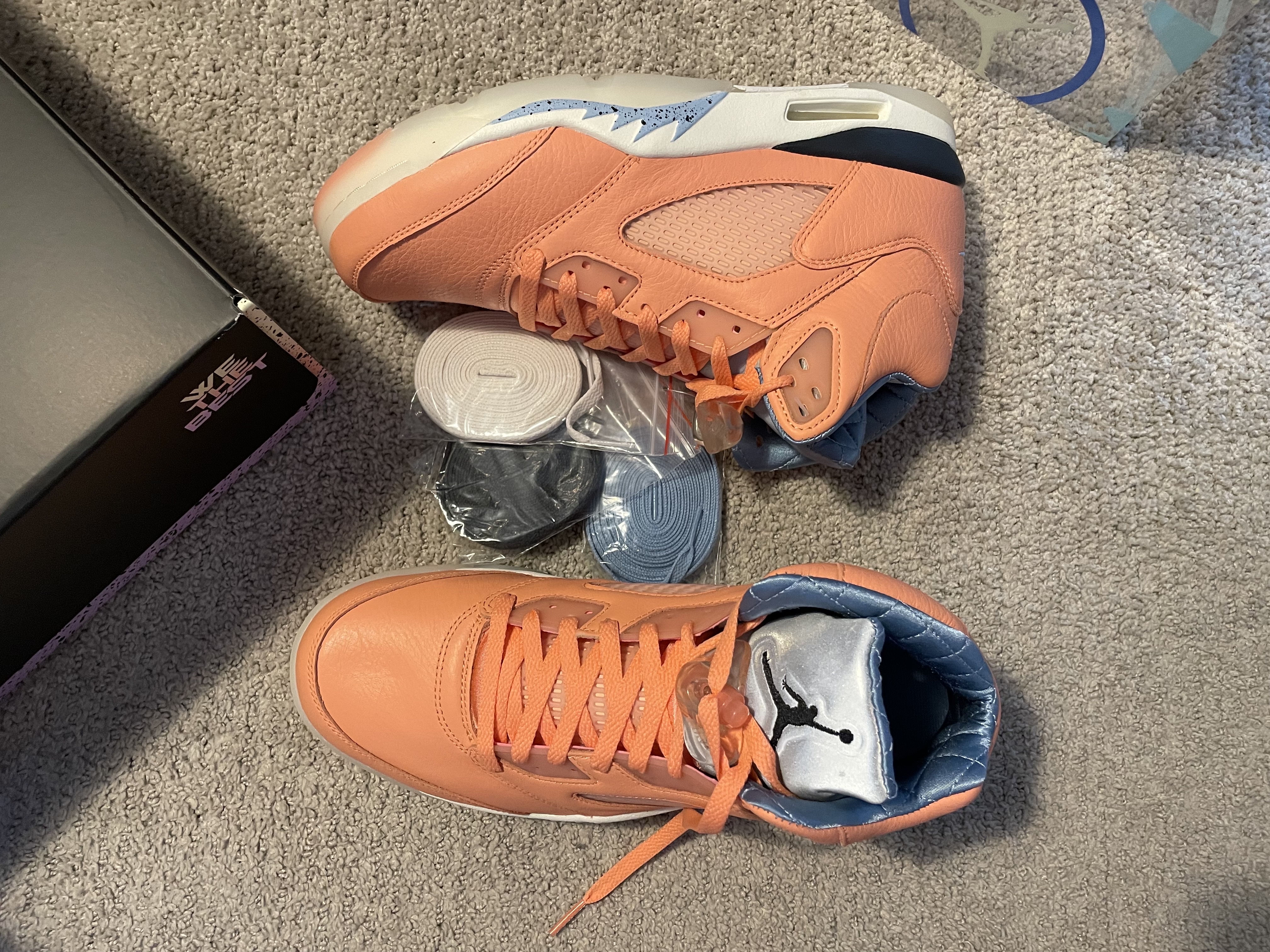 Jordan 5 x DJ Khaled Retro SP Crimsson Bliss 착용 스타일 - 3