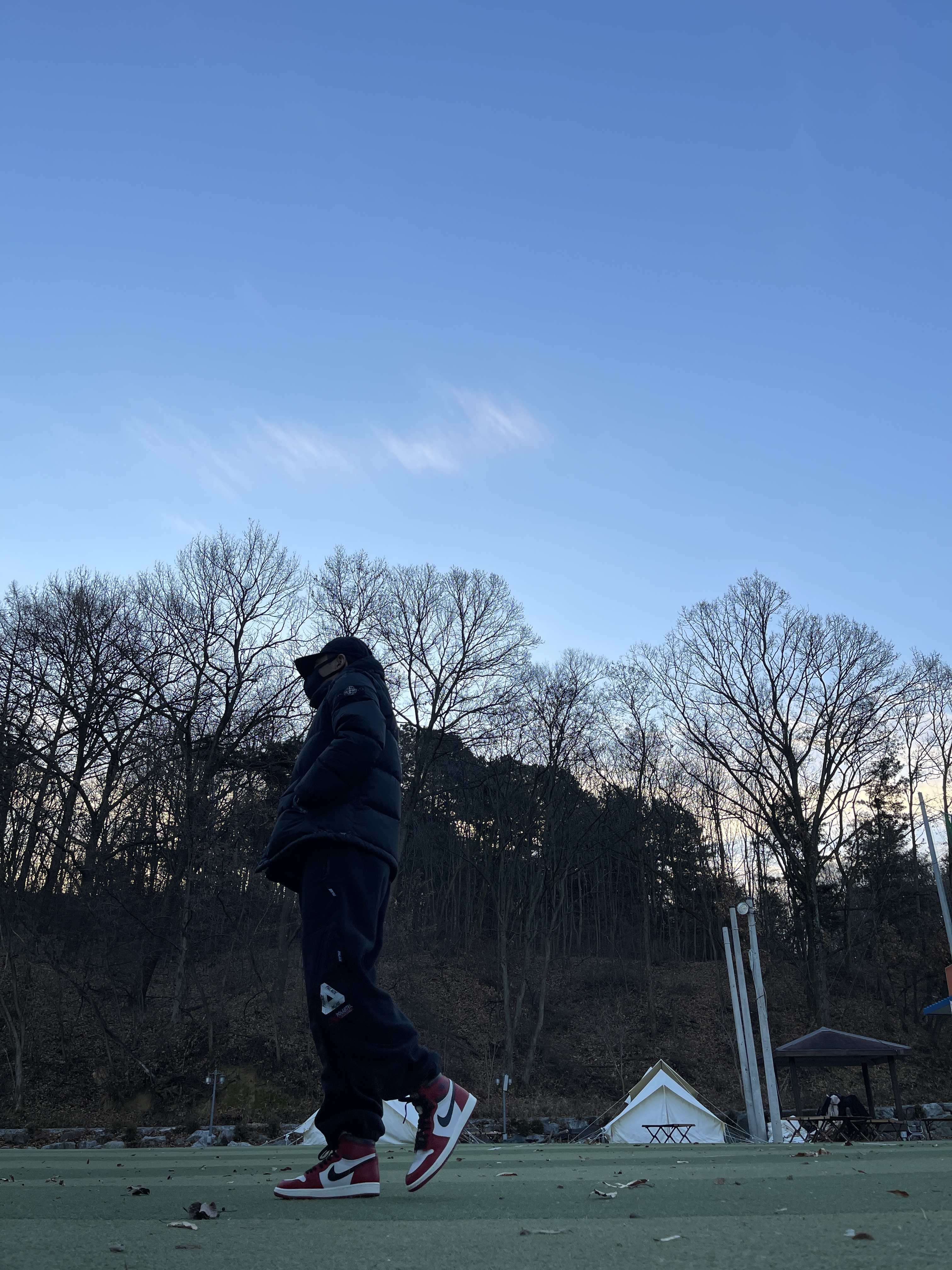 Supreme x Stone Island Painted Camo Crinkle Down Jacket Black - 20FW, Stone Island 99576 Nylon Metal 6-Panel Cap Black 착용 스타일 - 5