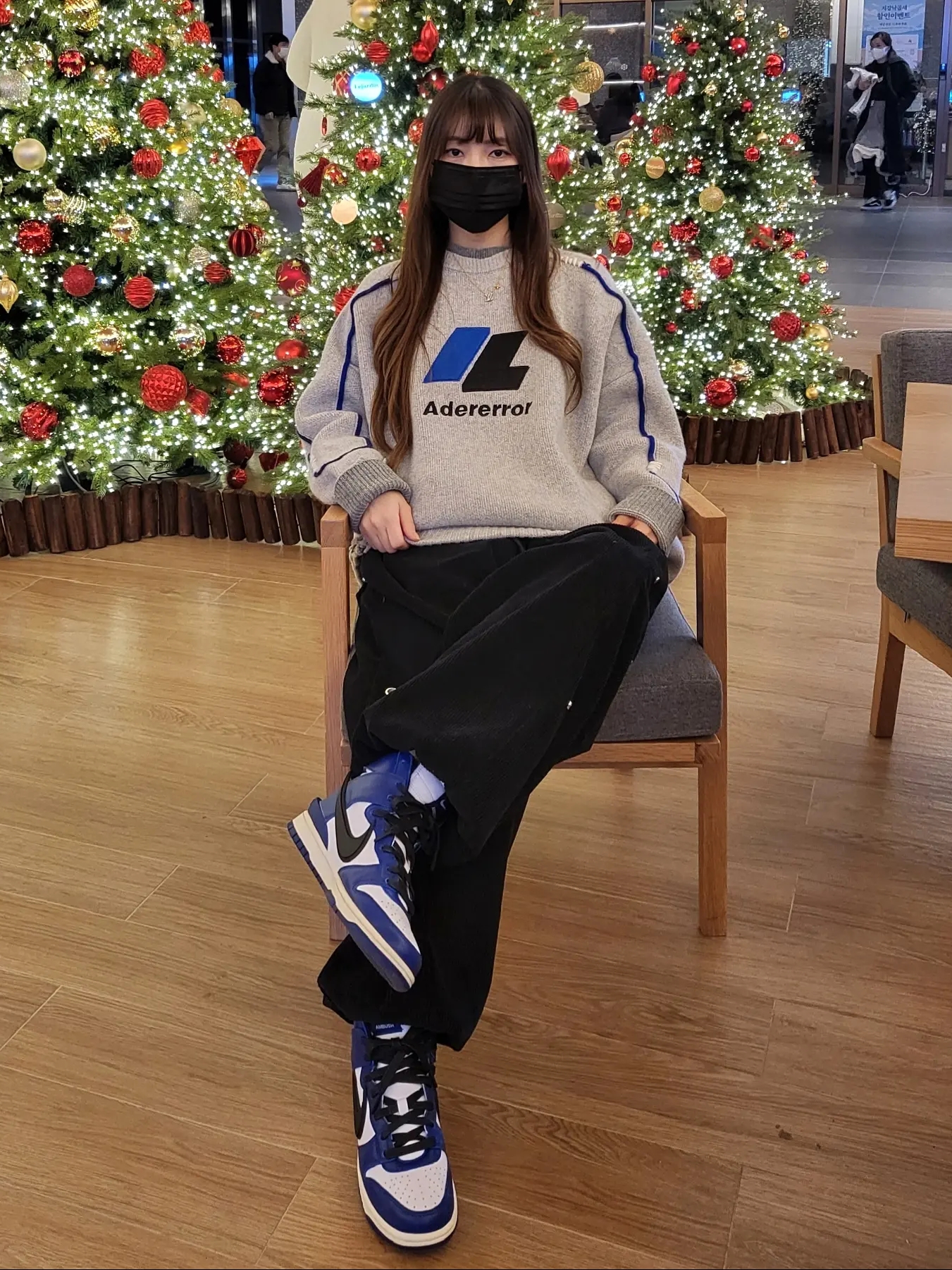 Zara x Ader Error Oversize Sweater Grey, Nike x Ambush Dunk High Deep Royal Blue 착용 스타일 - 3