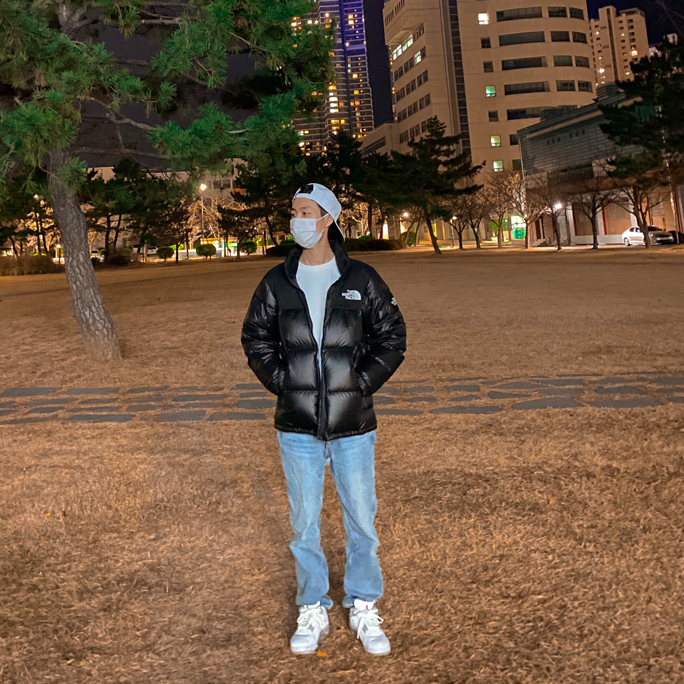Jordan 4 Retro Tech White 착용 스타일 - 2