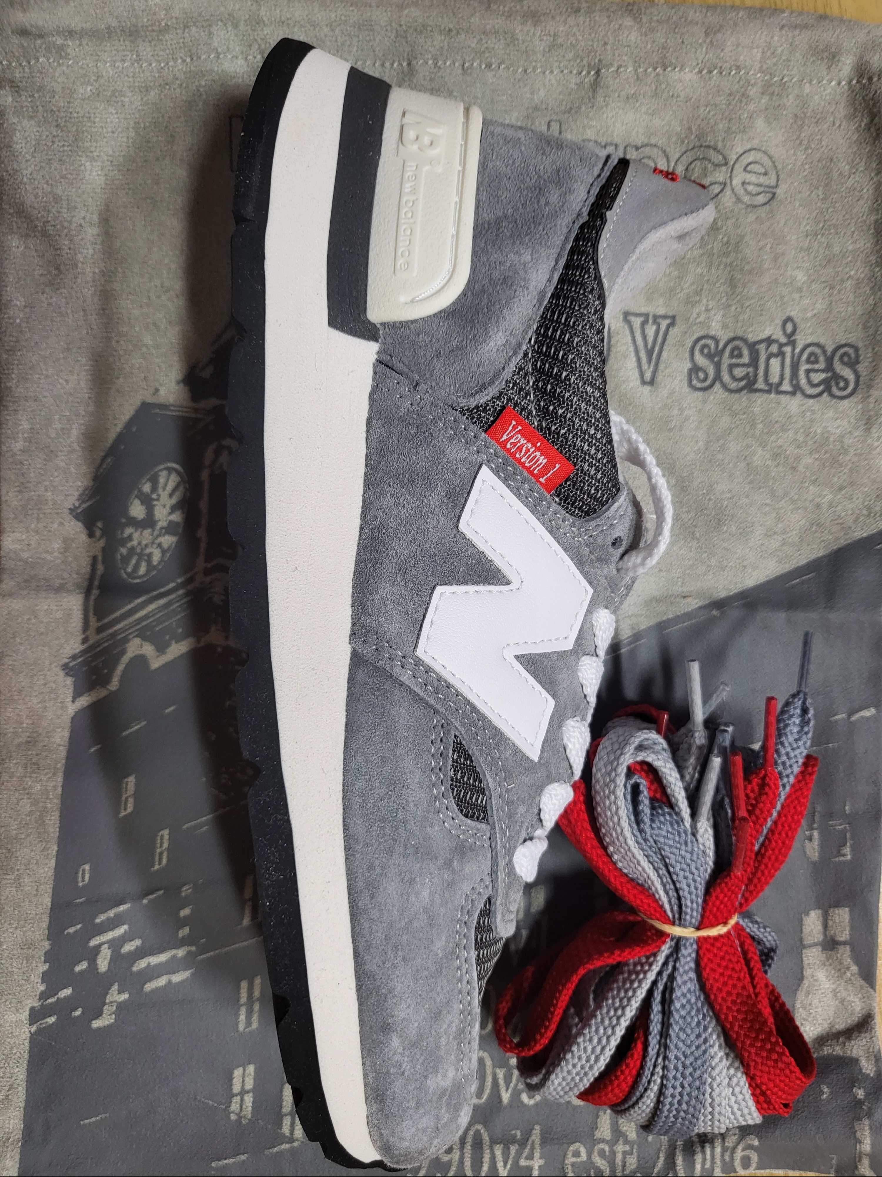 New Balance 990vs1 Made in USA Grey 착용 스타일