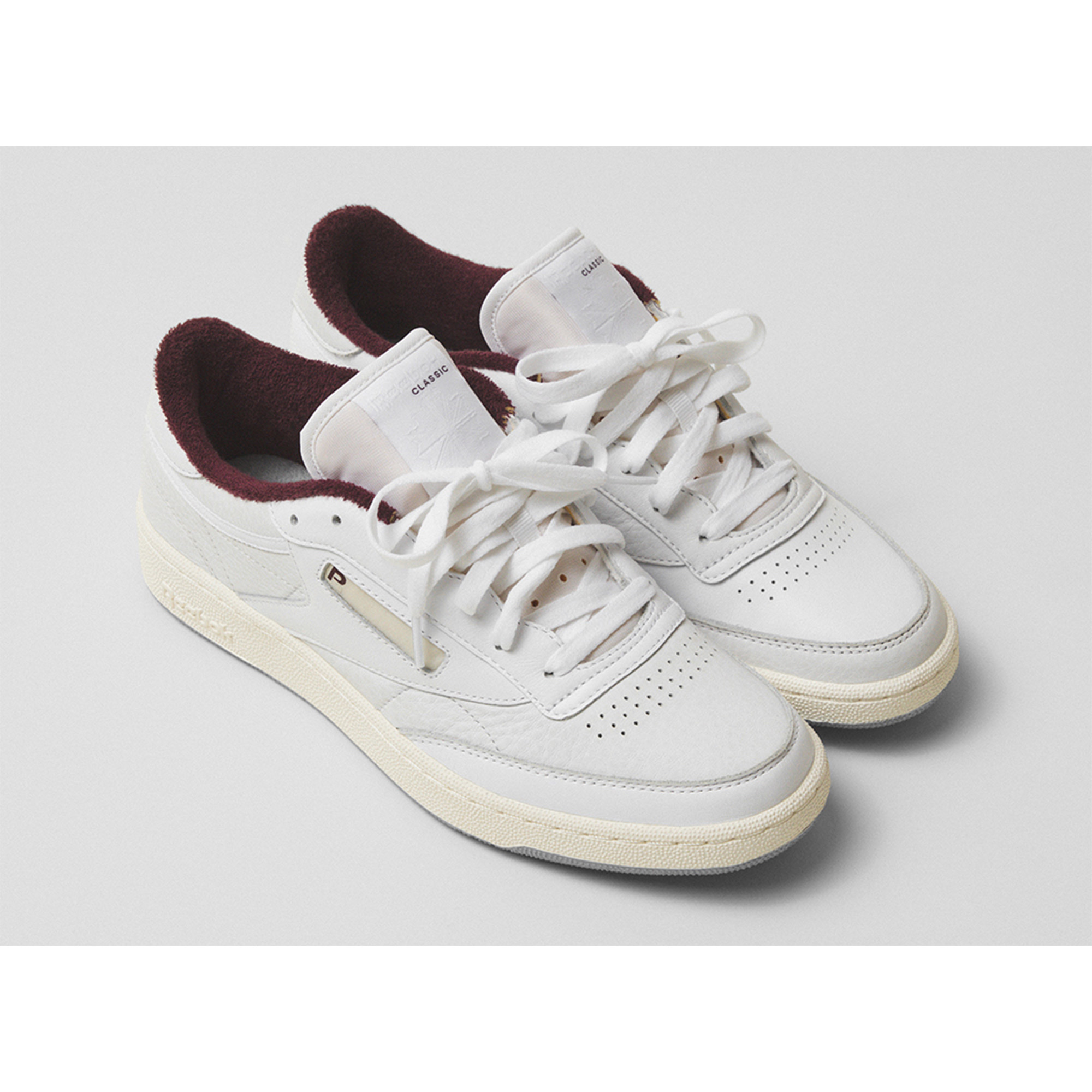 Reebok x Packer Club C 85 White Maroon 착용 스타일 - 2