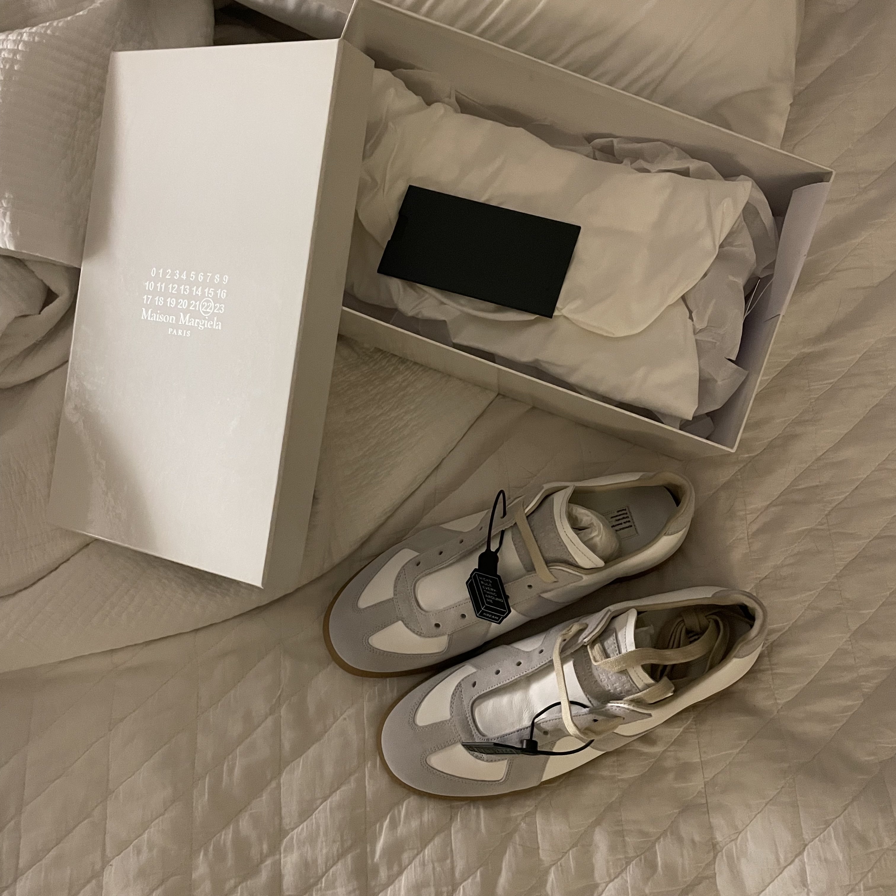 Maison Margiela Calfskin Replica Sneakers 착용 스타일 - 1