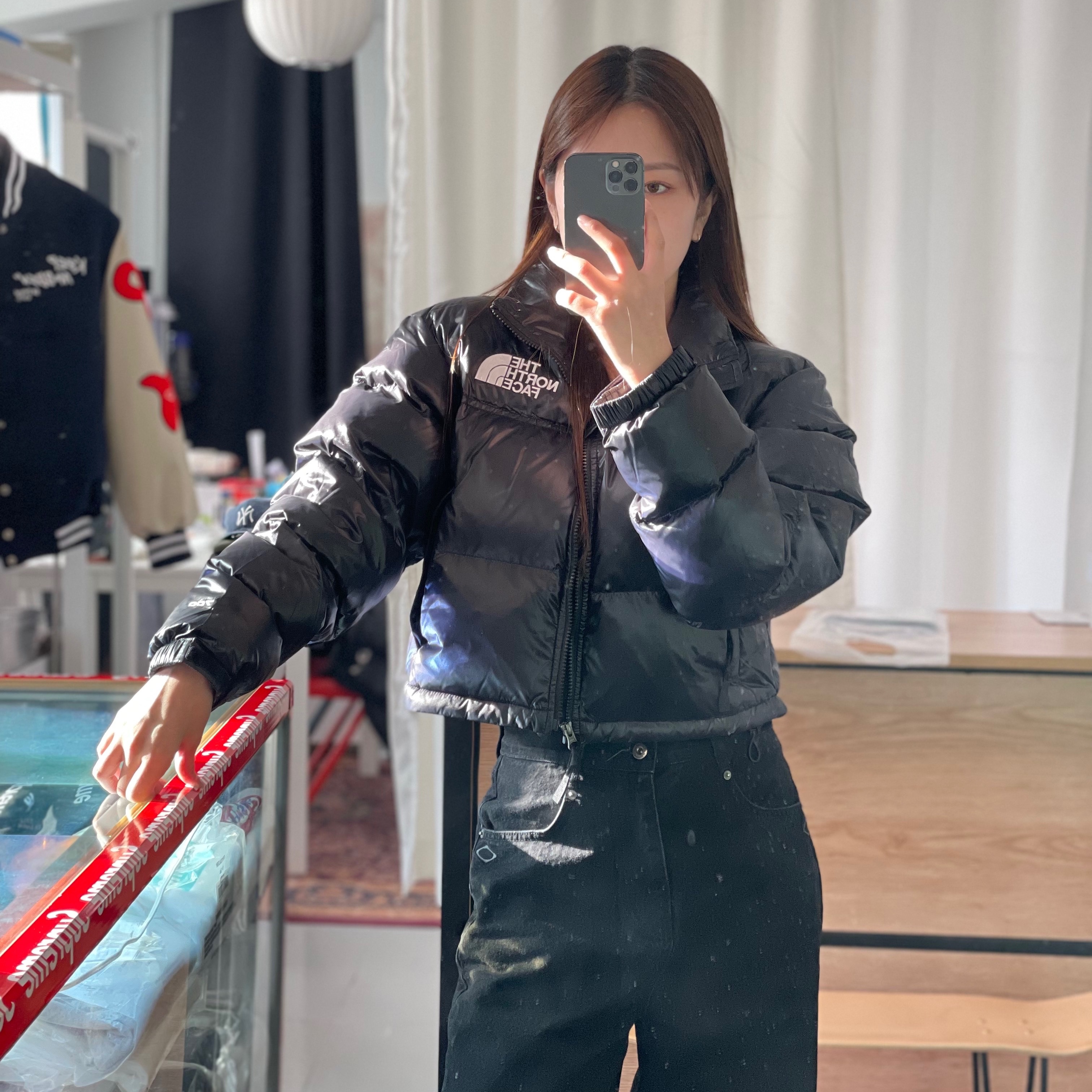 (W) The North Face Nuptse Short Jacket TNF Black, Adidas Samba OG Black White Gum 착용 스타일 - 2