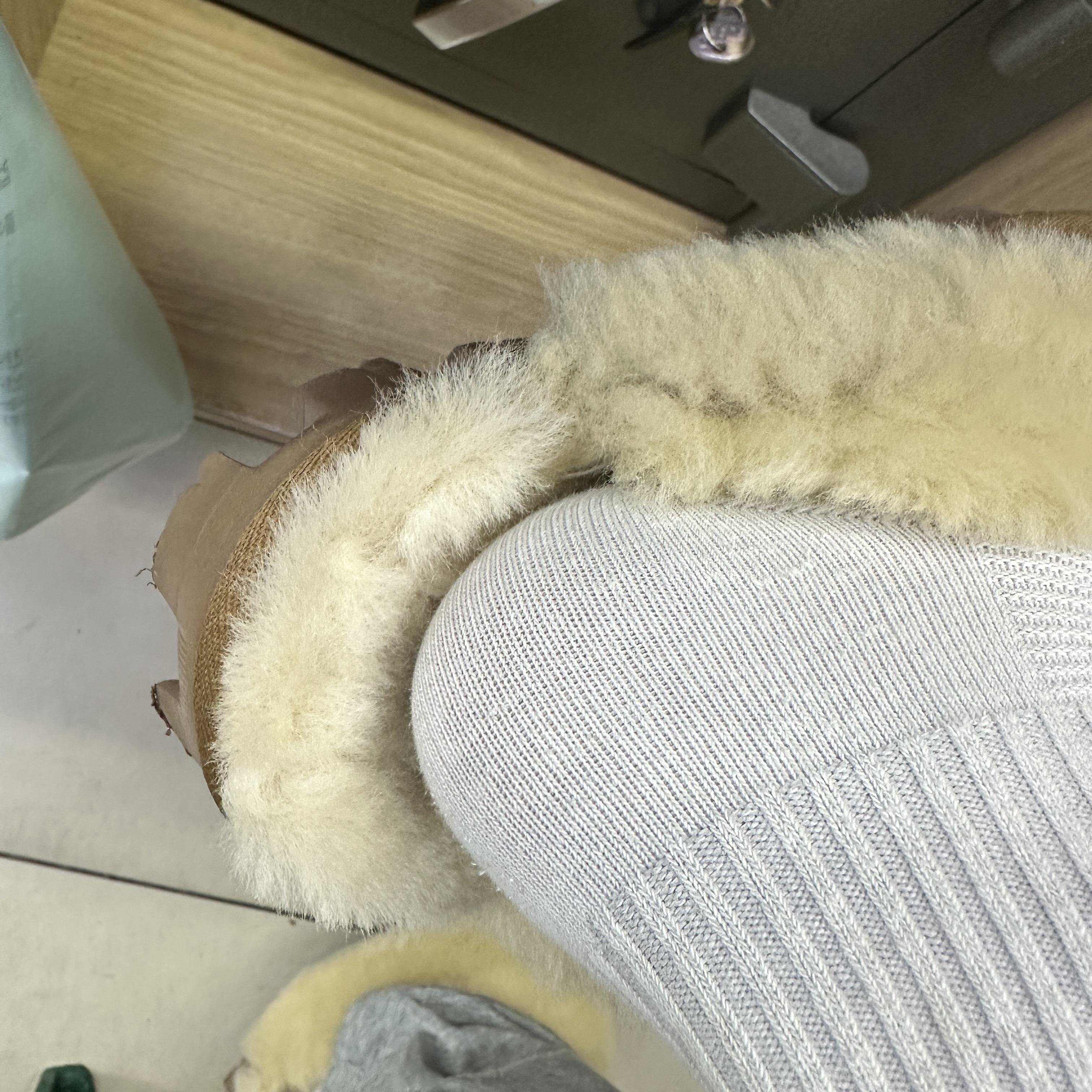 (W) UGG Coquette Slipper Chestnut 착용 스타일 - 4
