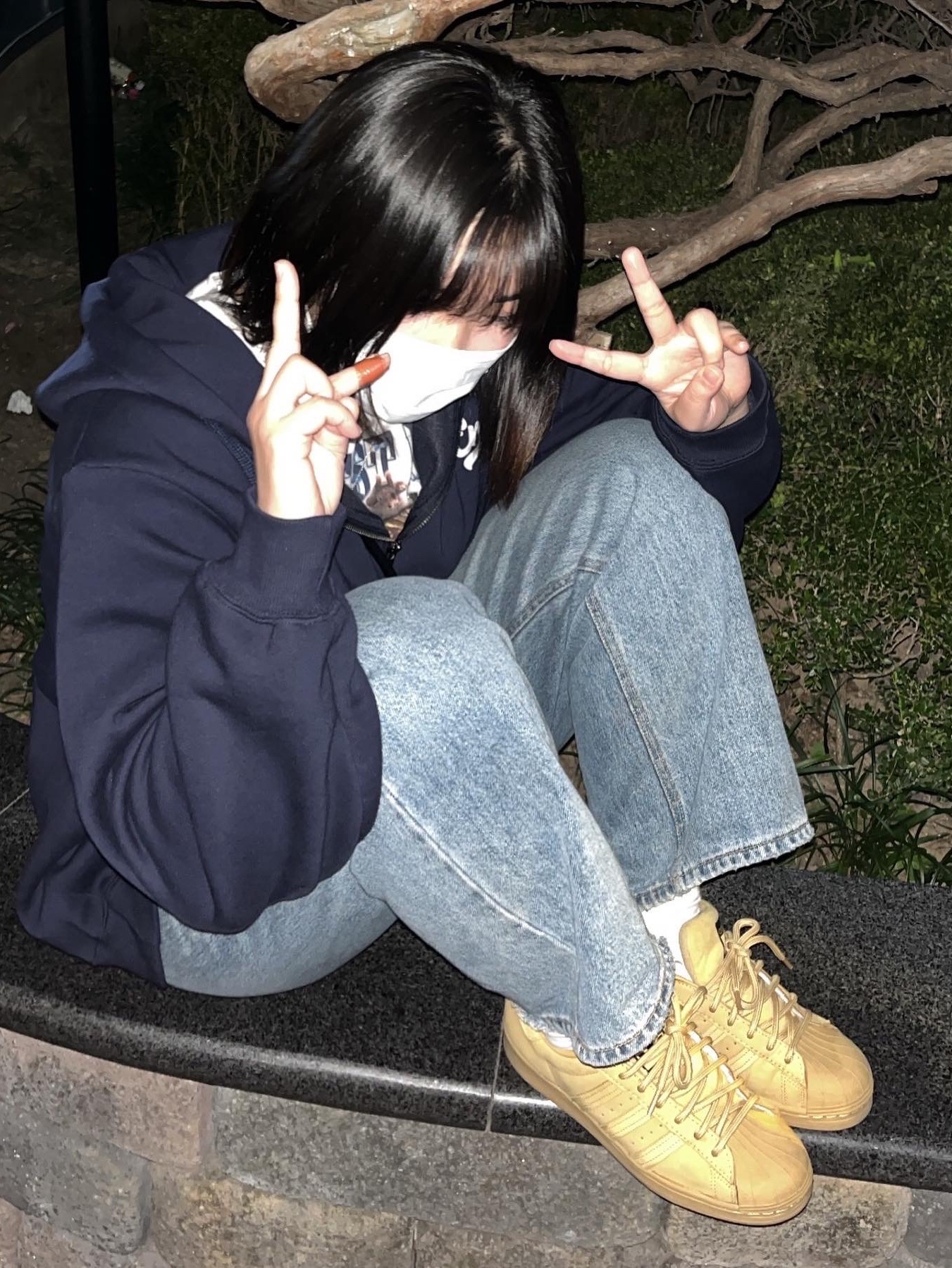 Adidas Superstar Golden Beige 착용 스타일 - 1