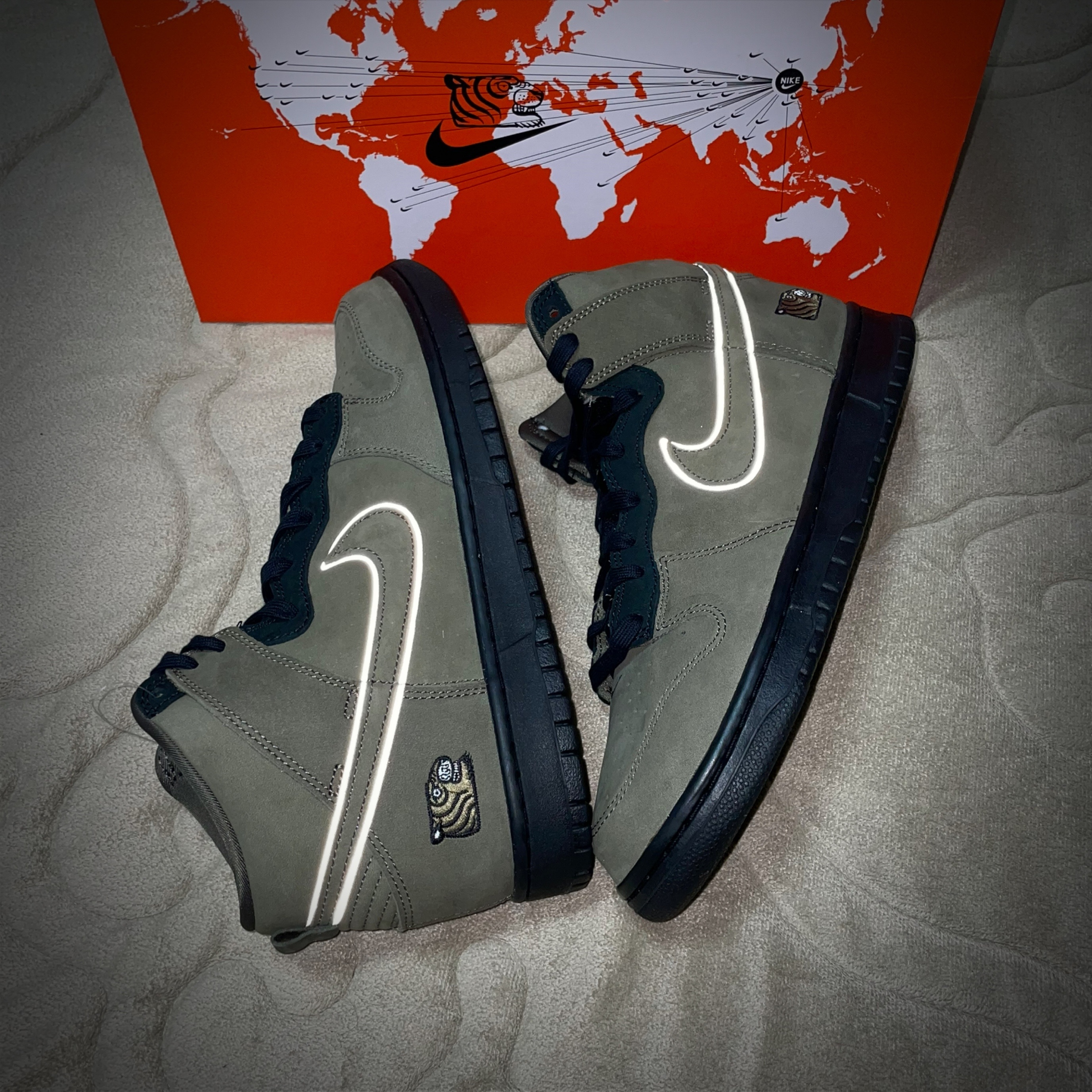 Nike x Soulgoods SB Dunk High '90s Medium Olive 착용 스타일 - 3