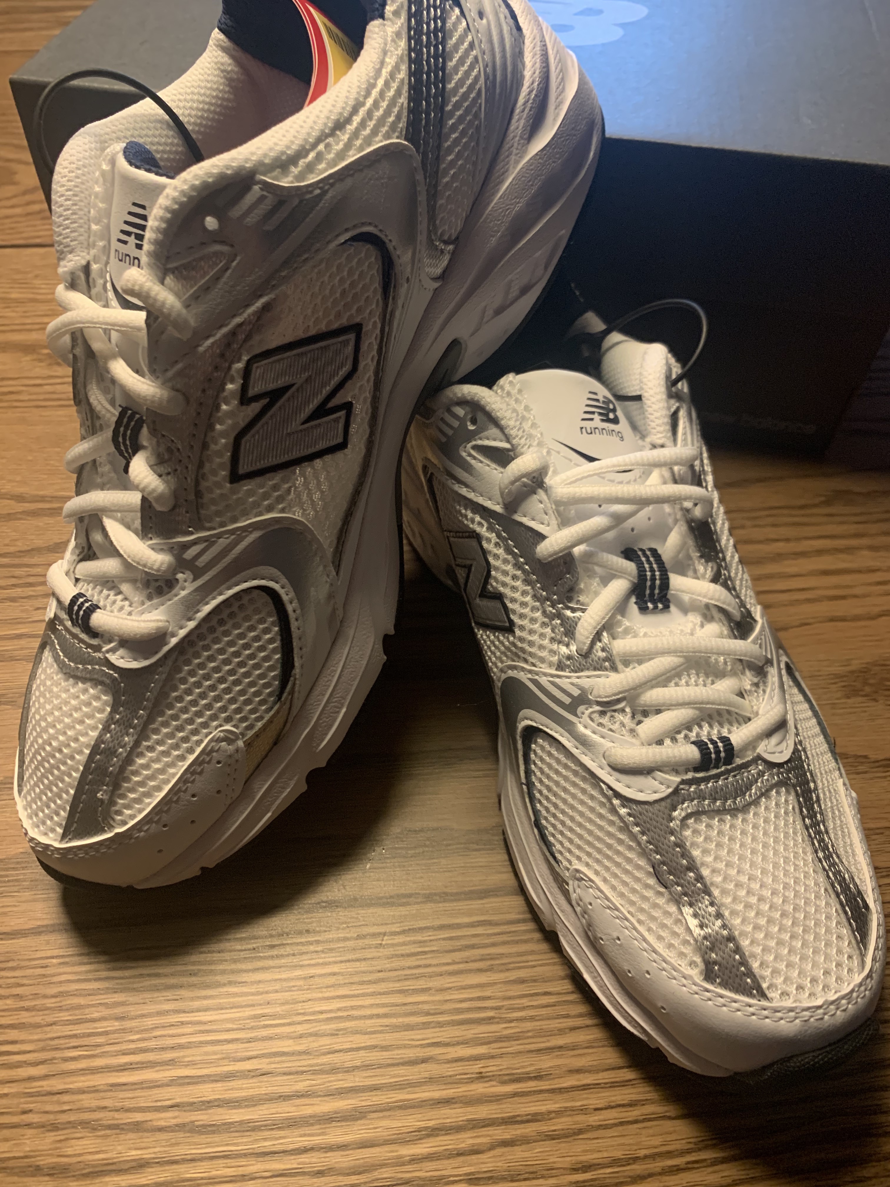 New Balance 530 White 착용 스타일 - 2