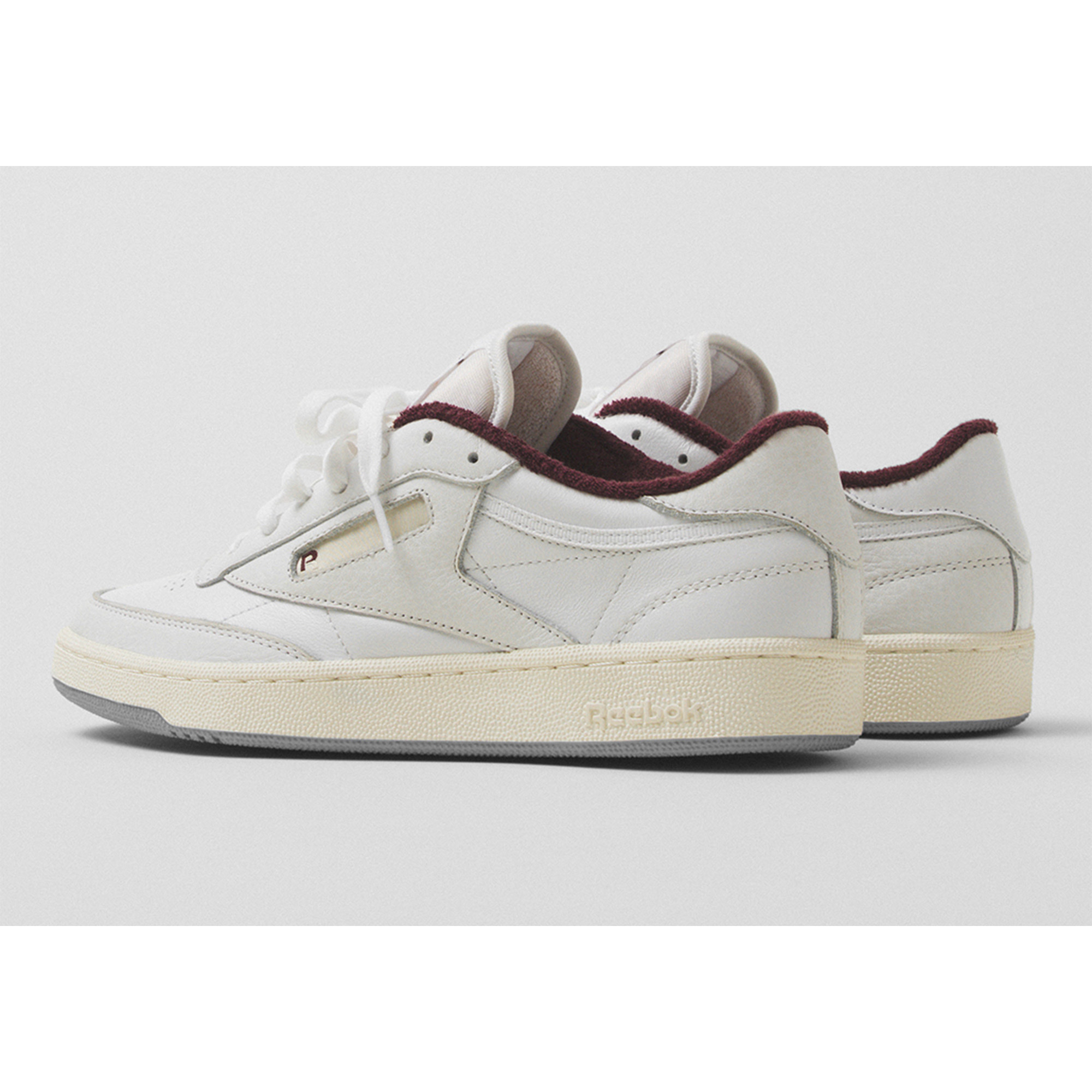 Reebok x Packer Club C 85 White Maroon 착용 스타일 - 5