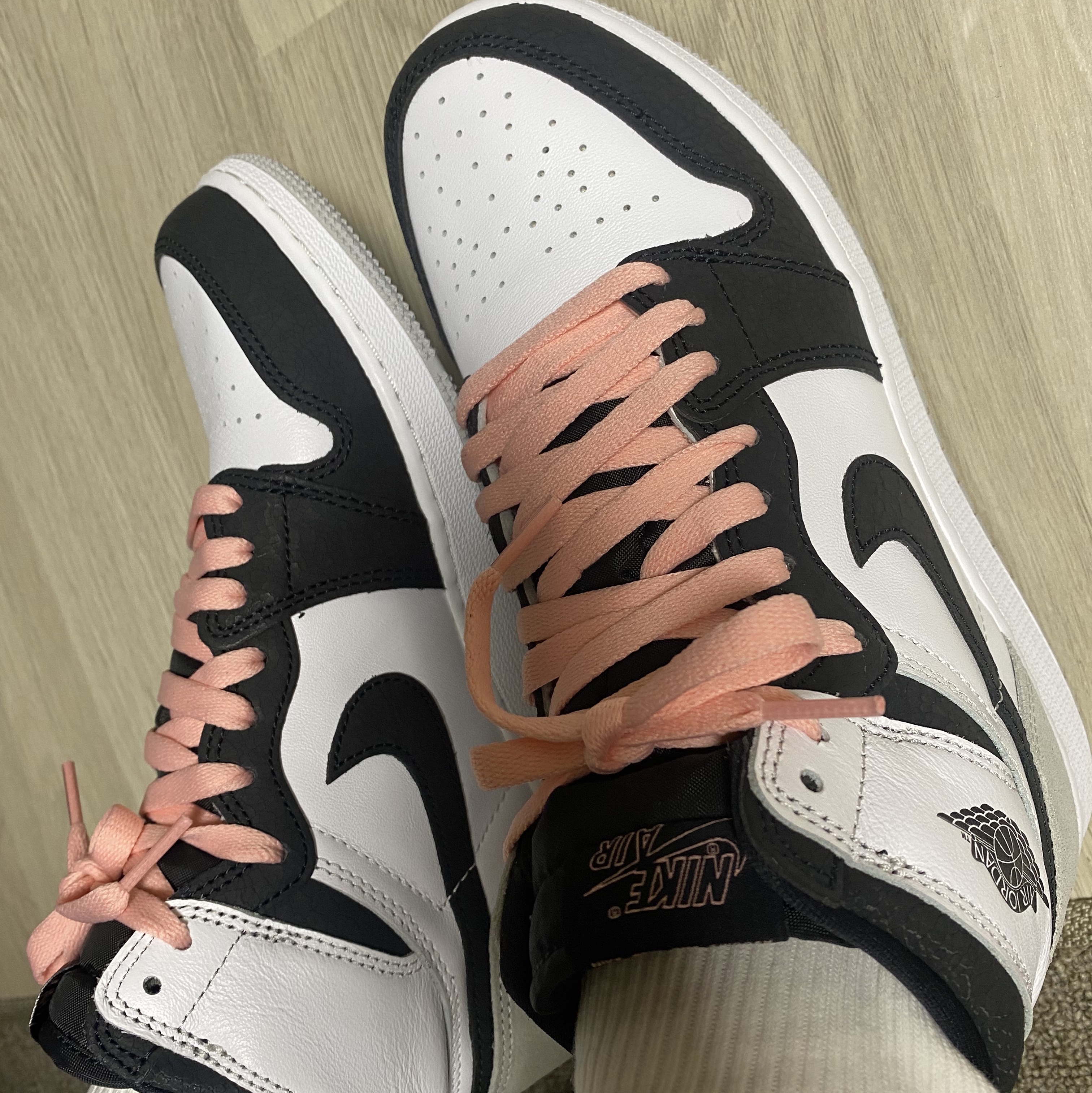Jordan 1 Retro High OG Bleached Coral, (GS) Jordan 1 Retro High OG Bleached Coral 착용 스타일