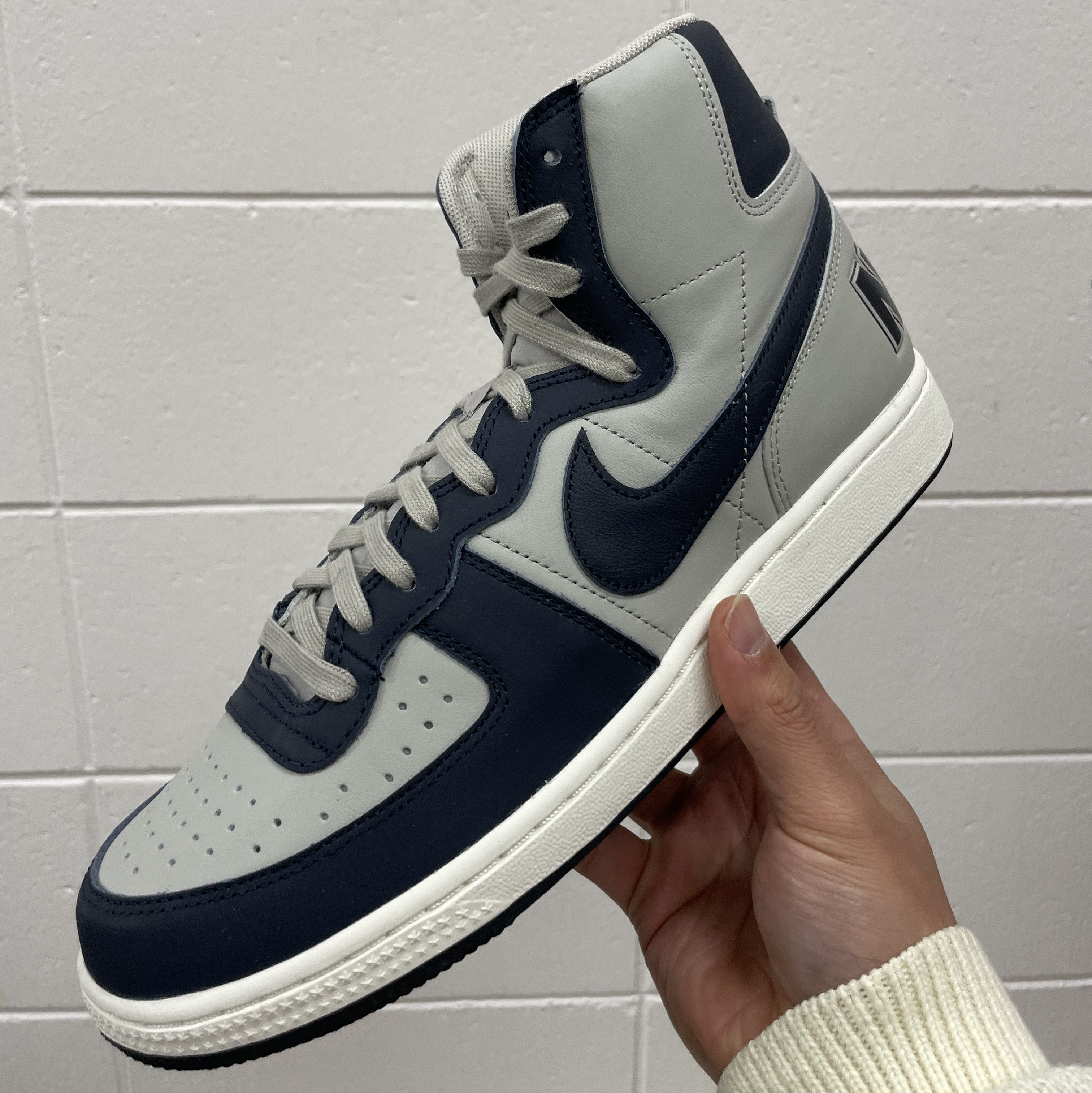 Nike Terminator High Granite and Dark Obsidian 착용 스타일