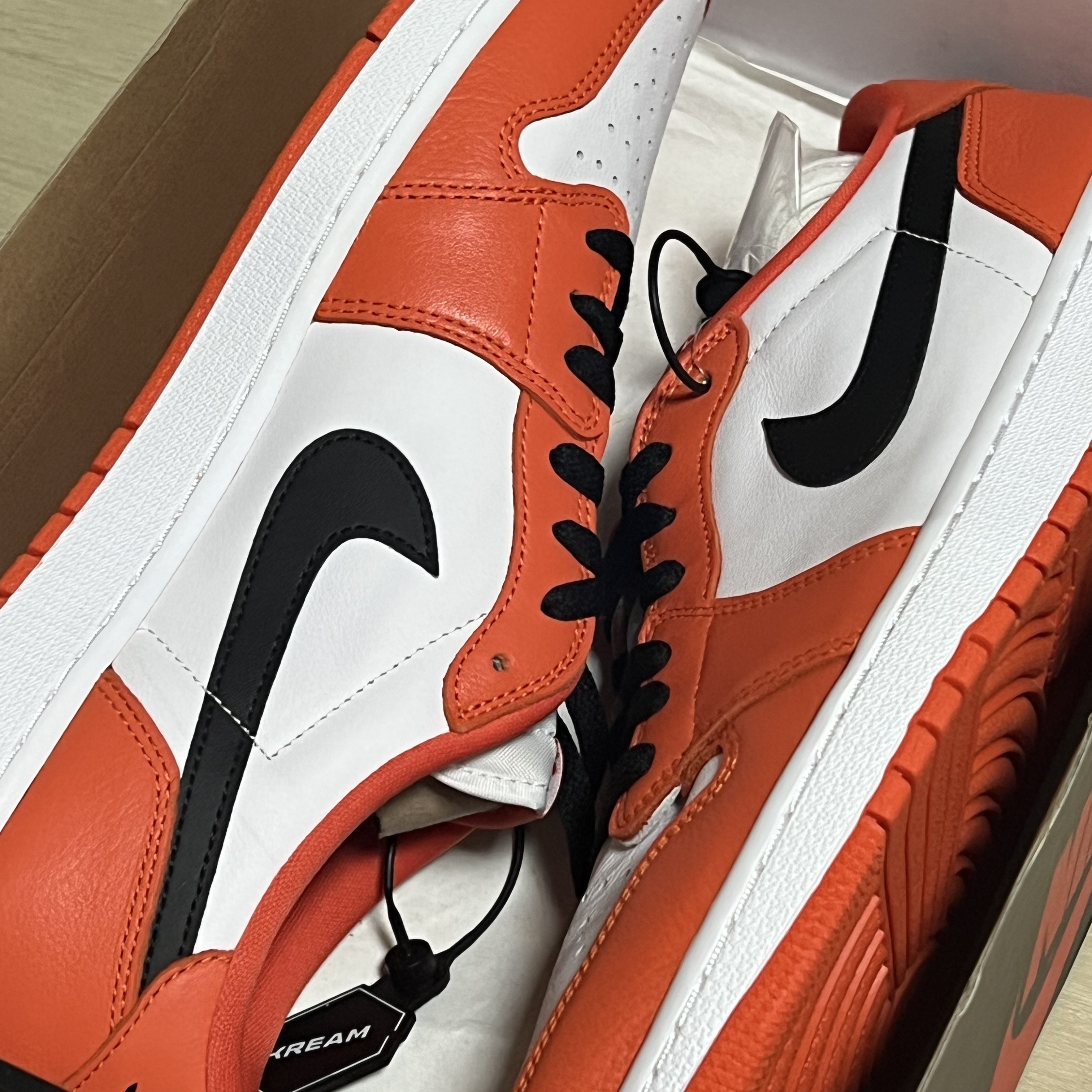 Jordan 1 Low OG Starfish 착용 스타일