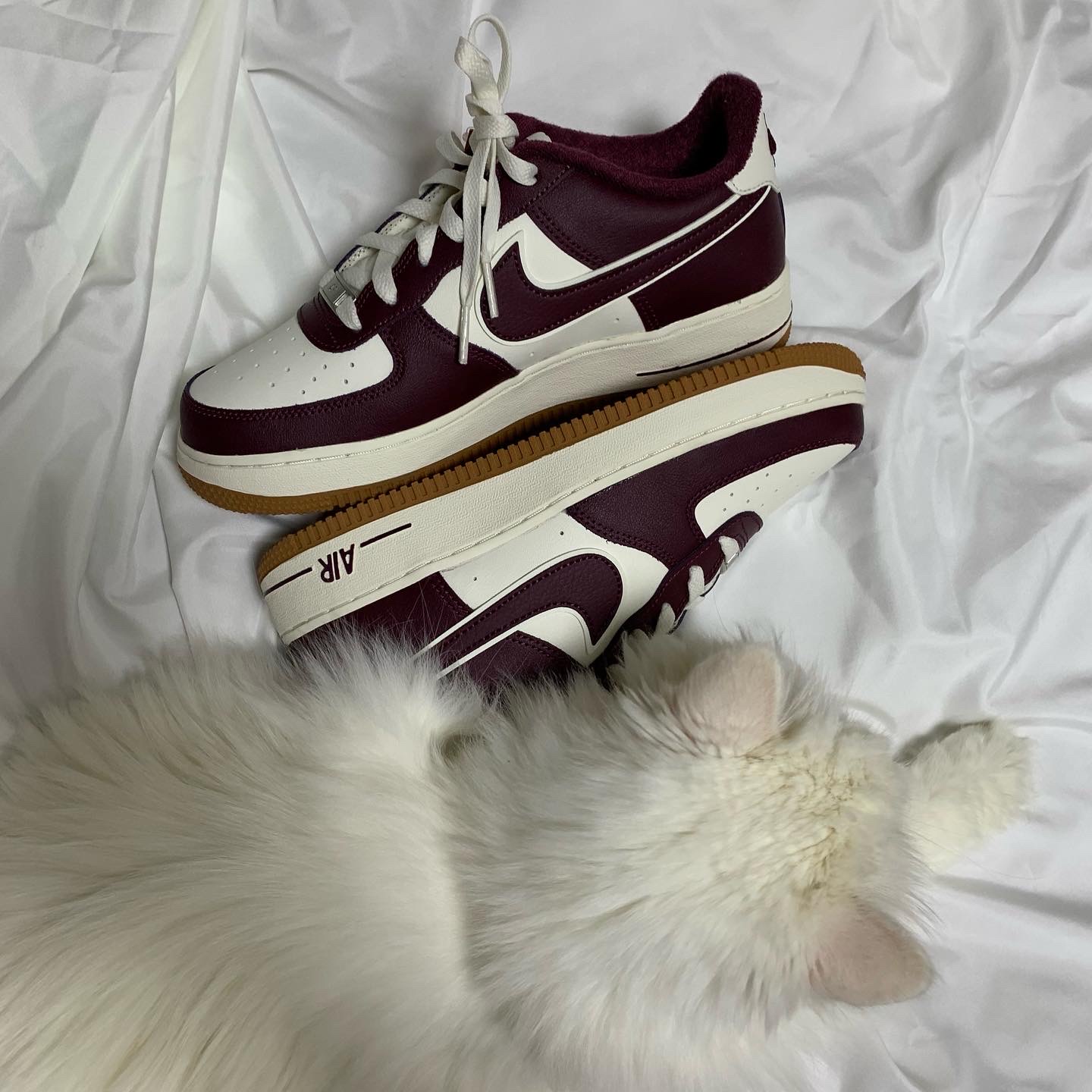 (GS) Nike Air Force 1 LV8 3 Night Maroon 착용 스타일 - 3