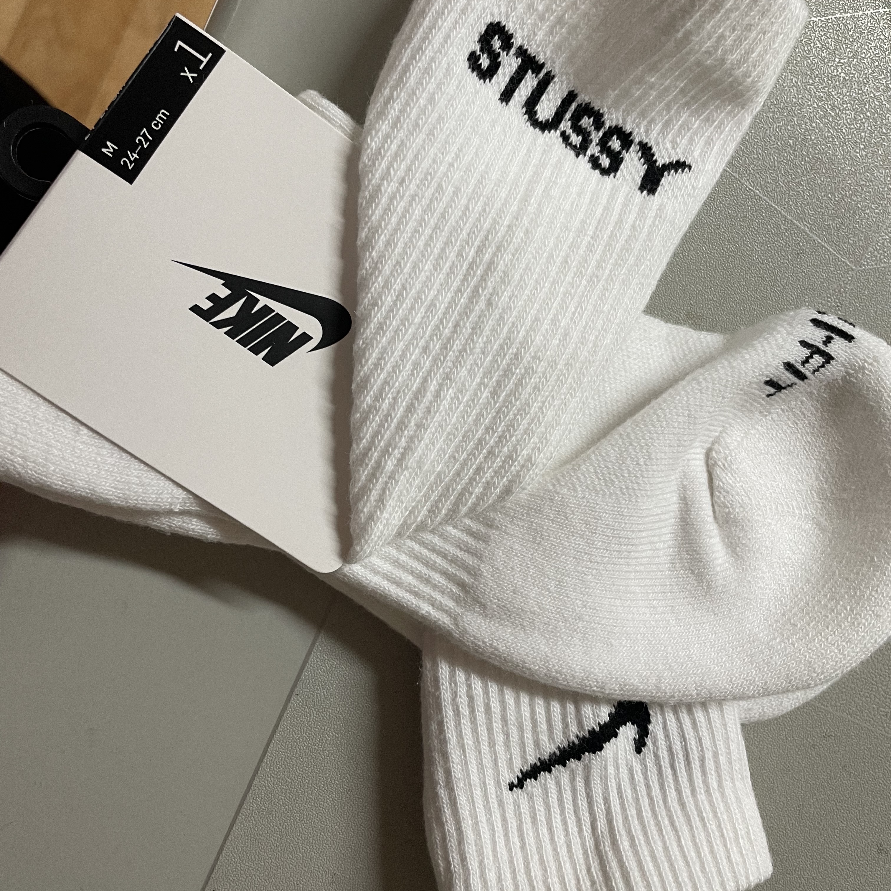 Nike x Stussy NRG Crew Socks White Black 착용 스타일