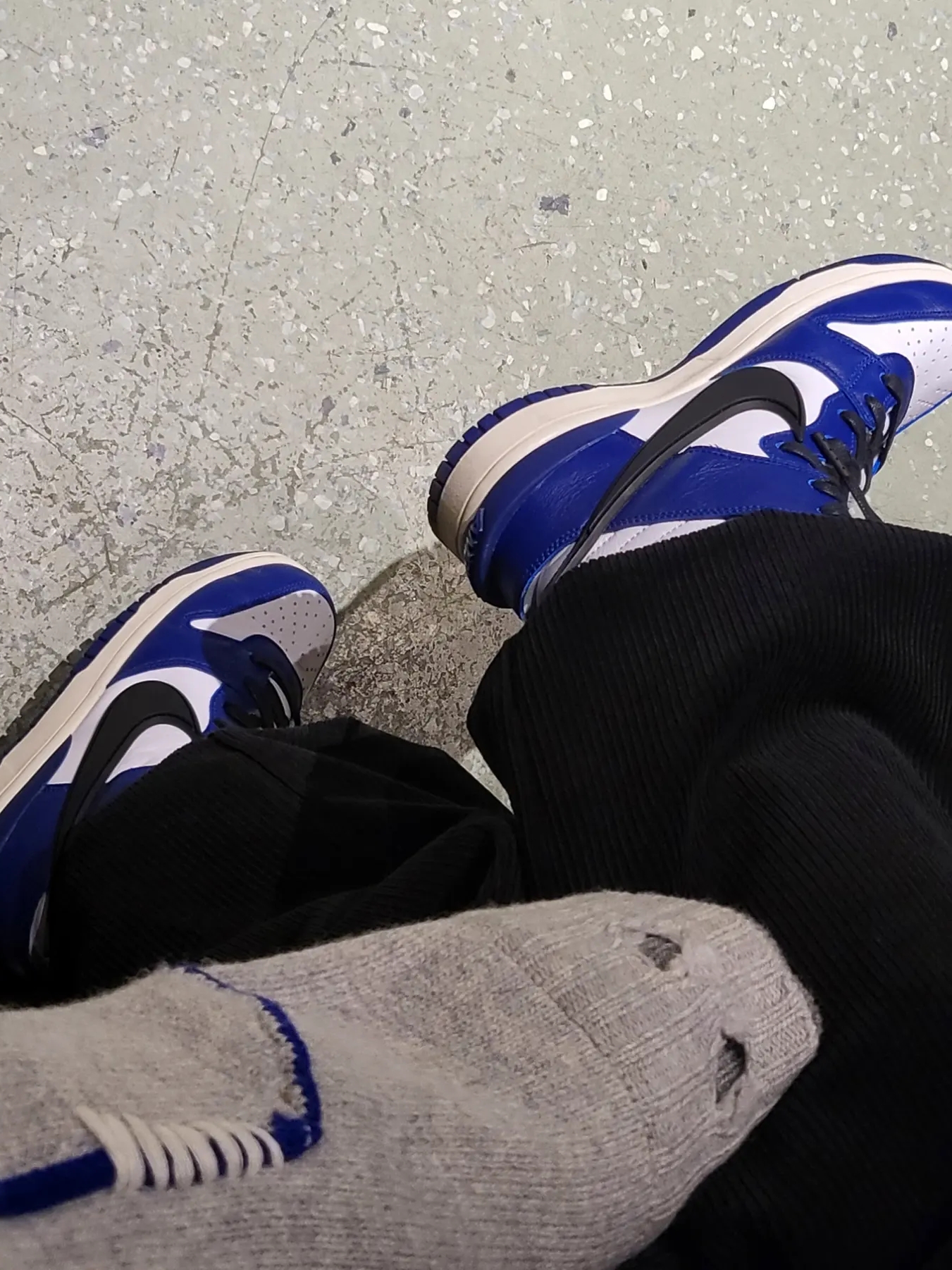 Zara x Ader Error Oversize Sweater Grey, Nike x Ambush Dunk High Deep Royal Blue 착용 스타일 - 4