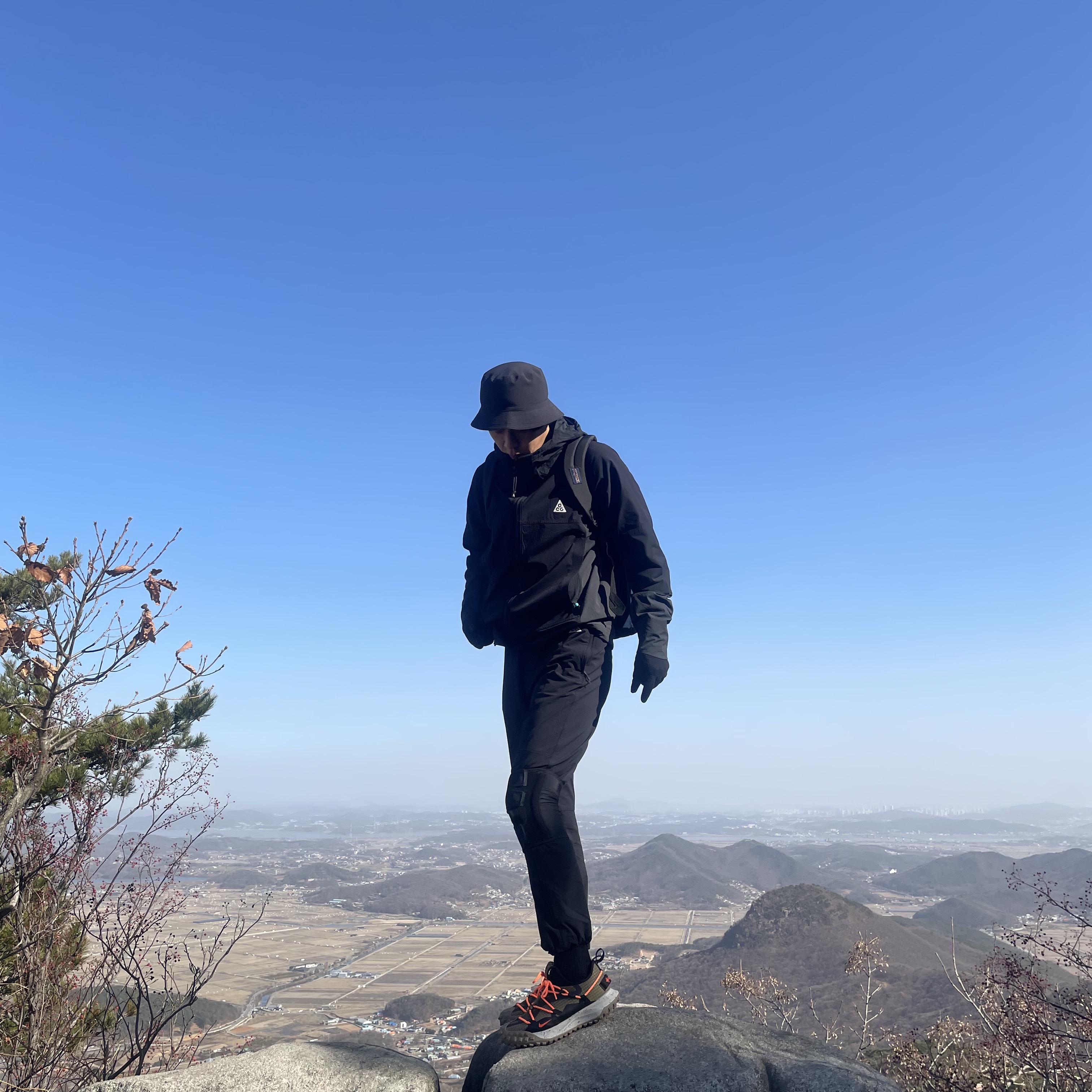 Nike ACG Sun farer Trail Pants Black - Asia, Nike ACG Sun Farer Jacket Black - Asia 착용 스타일