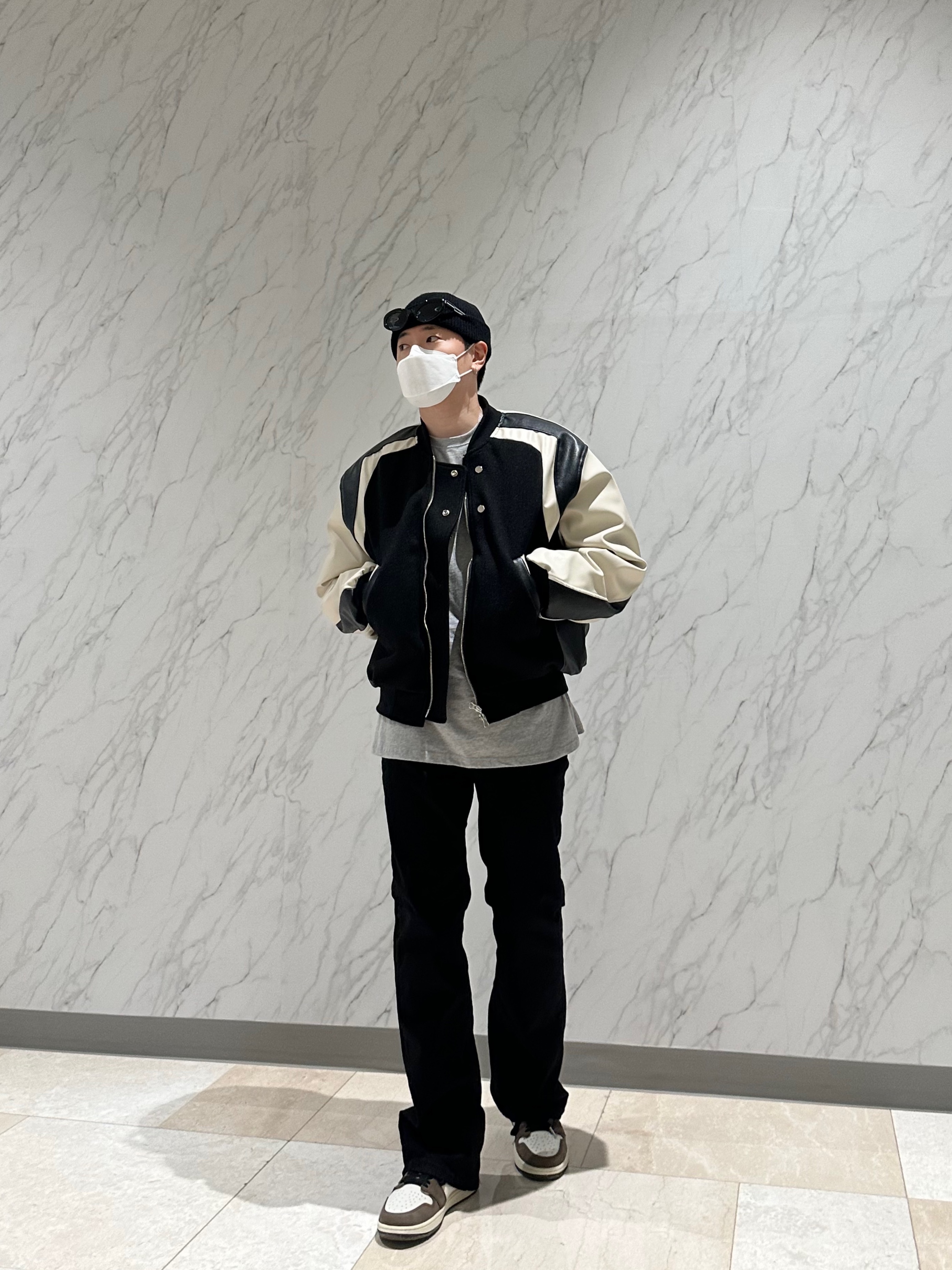 Jordan 1 x Travis Scott Retro High OG SP Mocha 착용 스타일 - 4