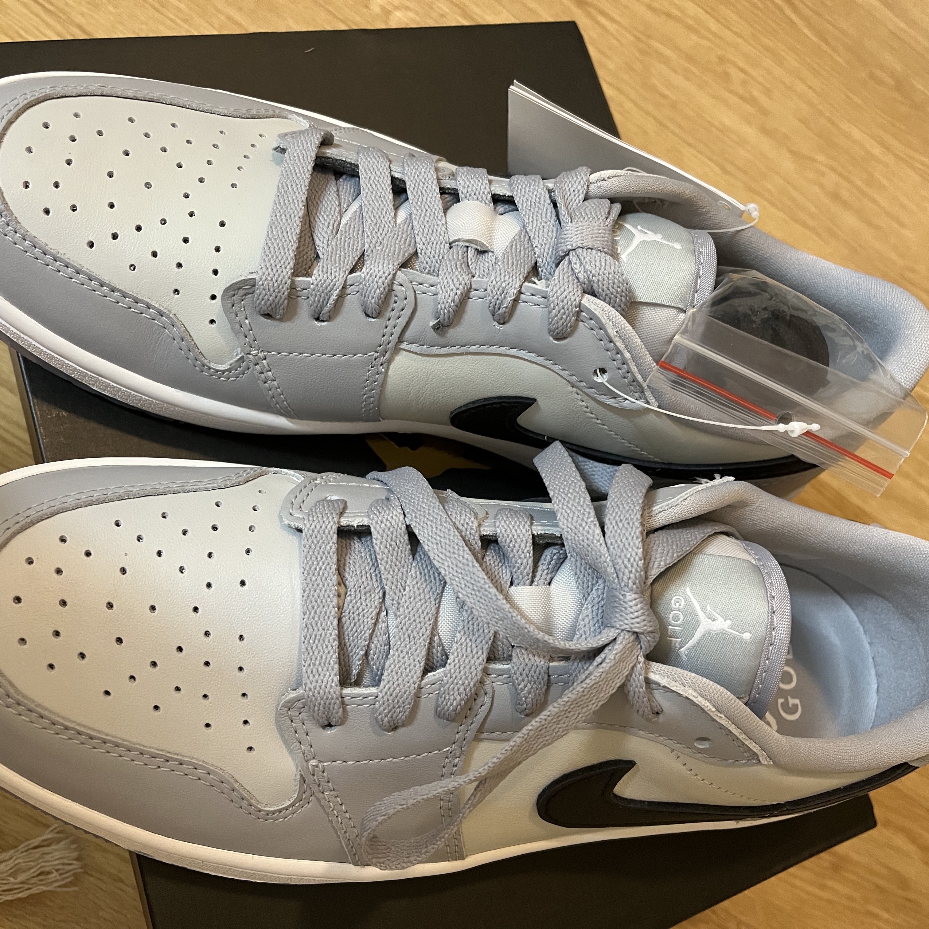Jordan 1 Low Golf Wolf Grey 착용 스타일 - 2