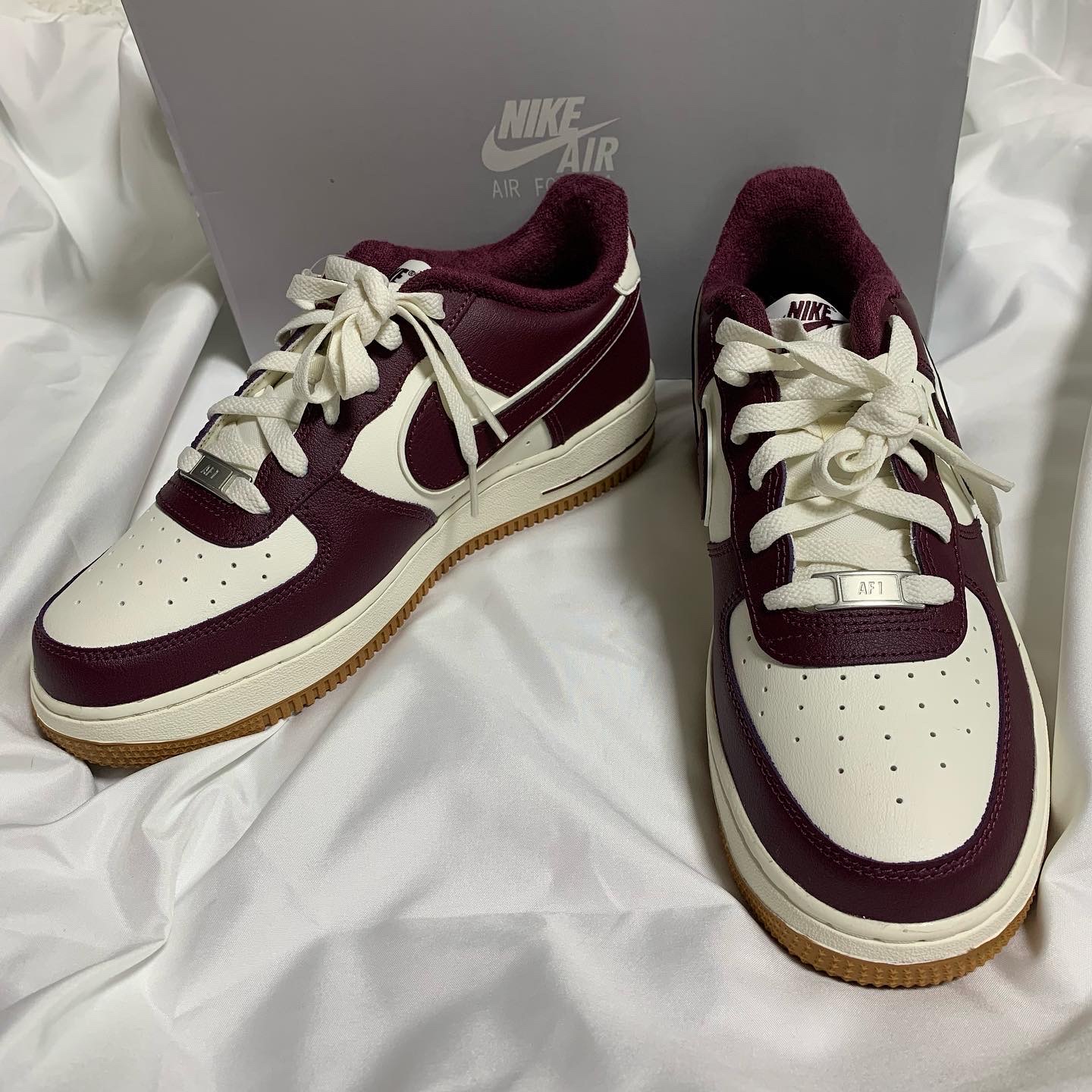 (GS) Nike Air Force 1 LV8 3 Night Maroon 착용 스타일 - 1