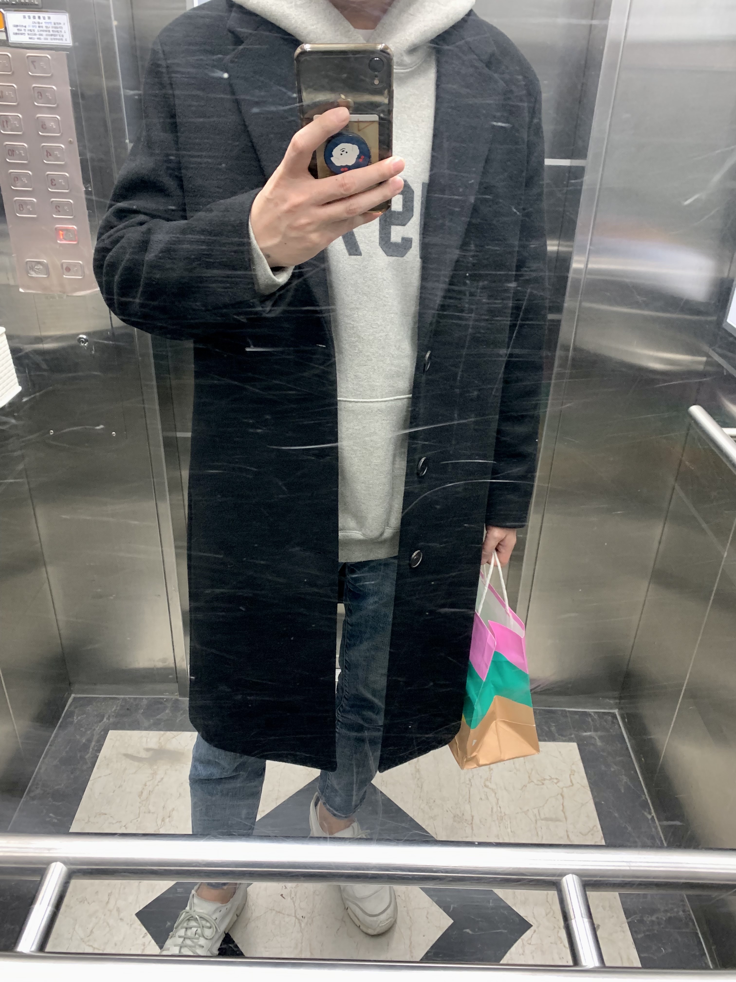 Essentials 1977 Hoodie Dark Oatmeal - 22SS 착용 스타일