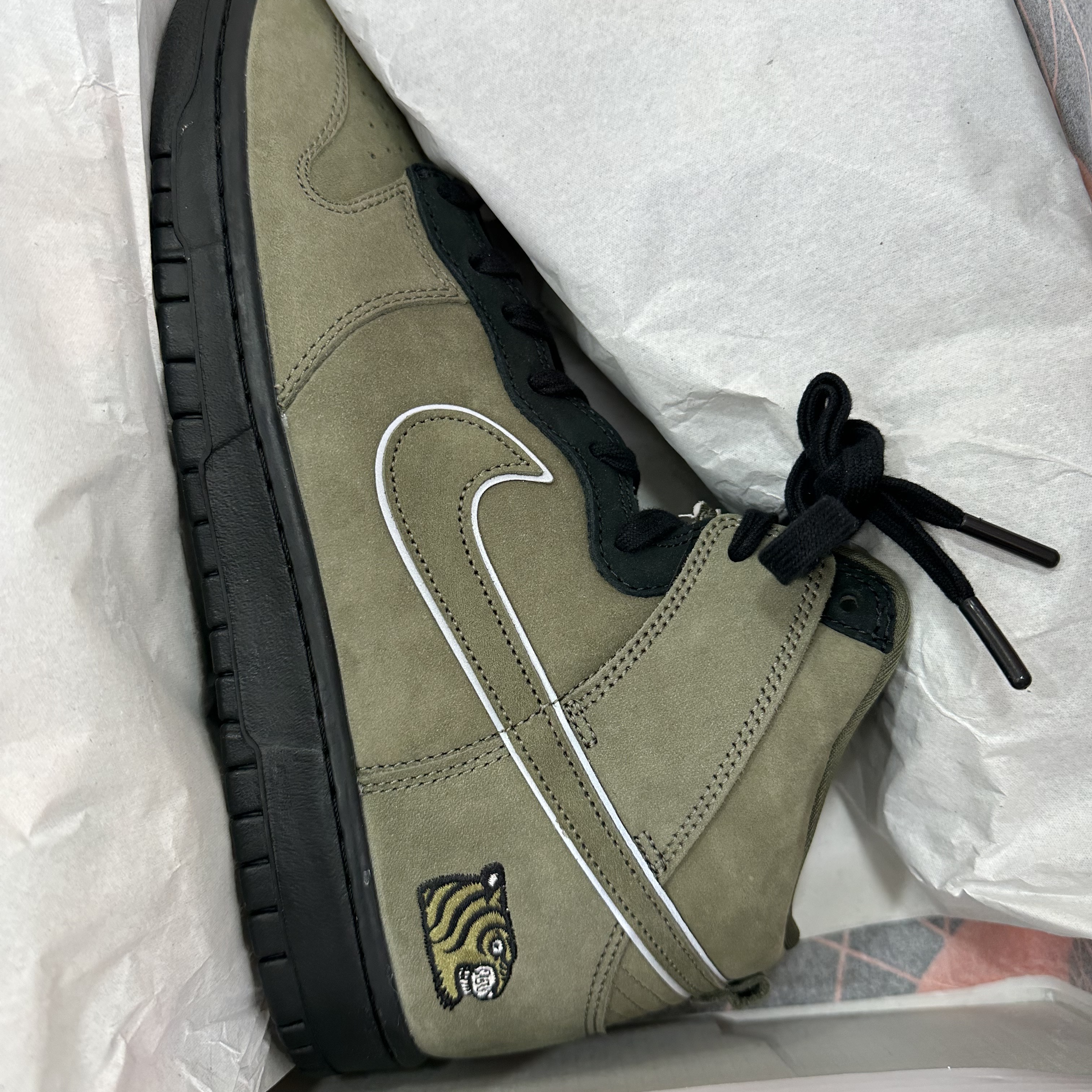 Nike x Soulgoods SB Dunk High '90s Medium Olive 착용 스타일