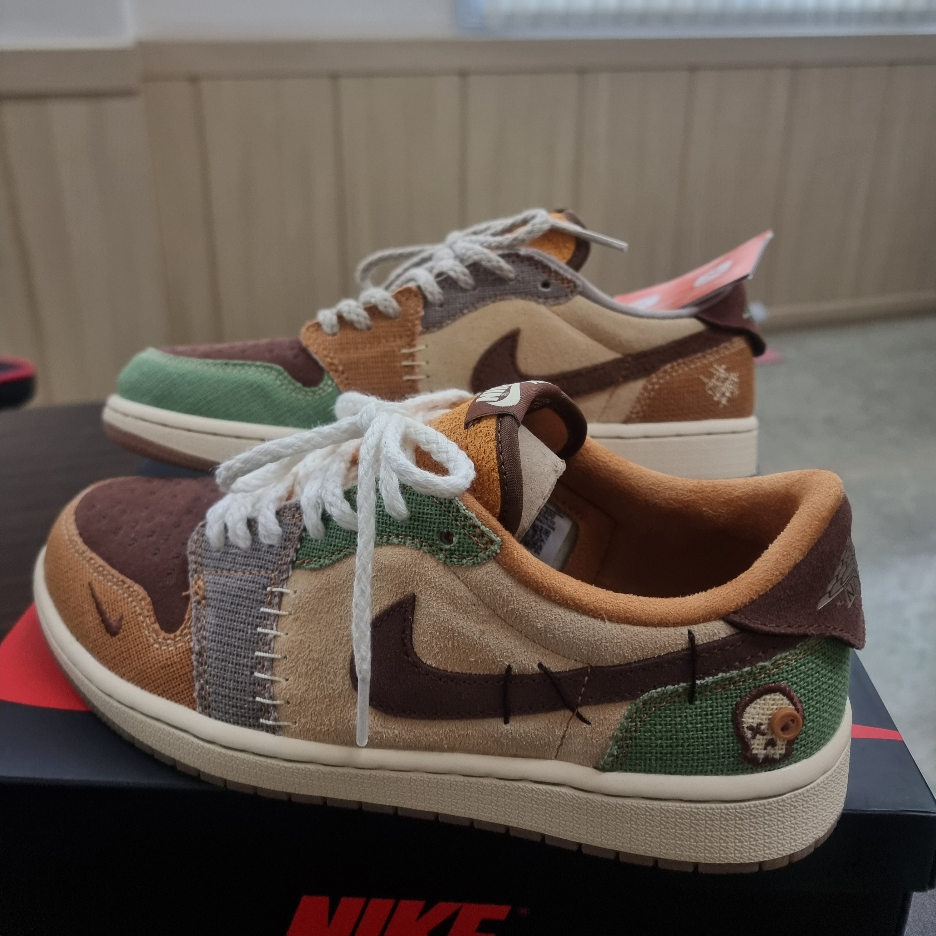 Jordan 1 x Zion Williamson Retro Low OG Flax and Oil Green 착용 스타일 - 2