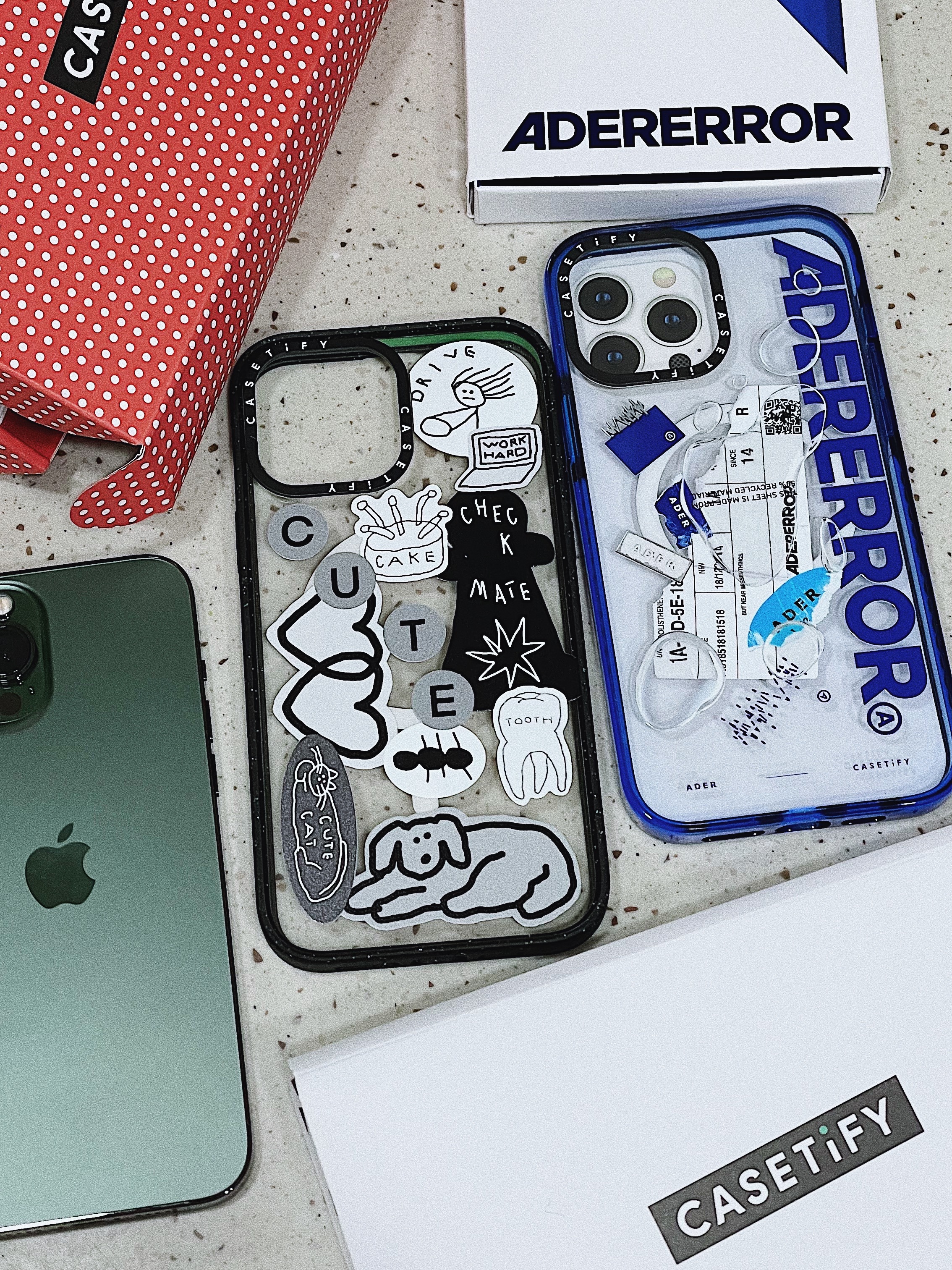 Adidas Yeezy 700 V3 Azael 2022/2023, Casetify x Ader Error iPhone Sticker Magsafe Case Clear 착용 스타일 - 5