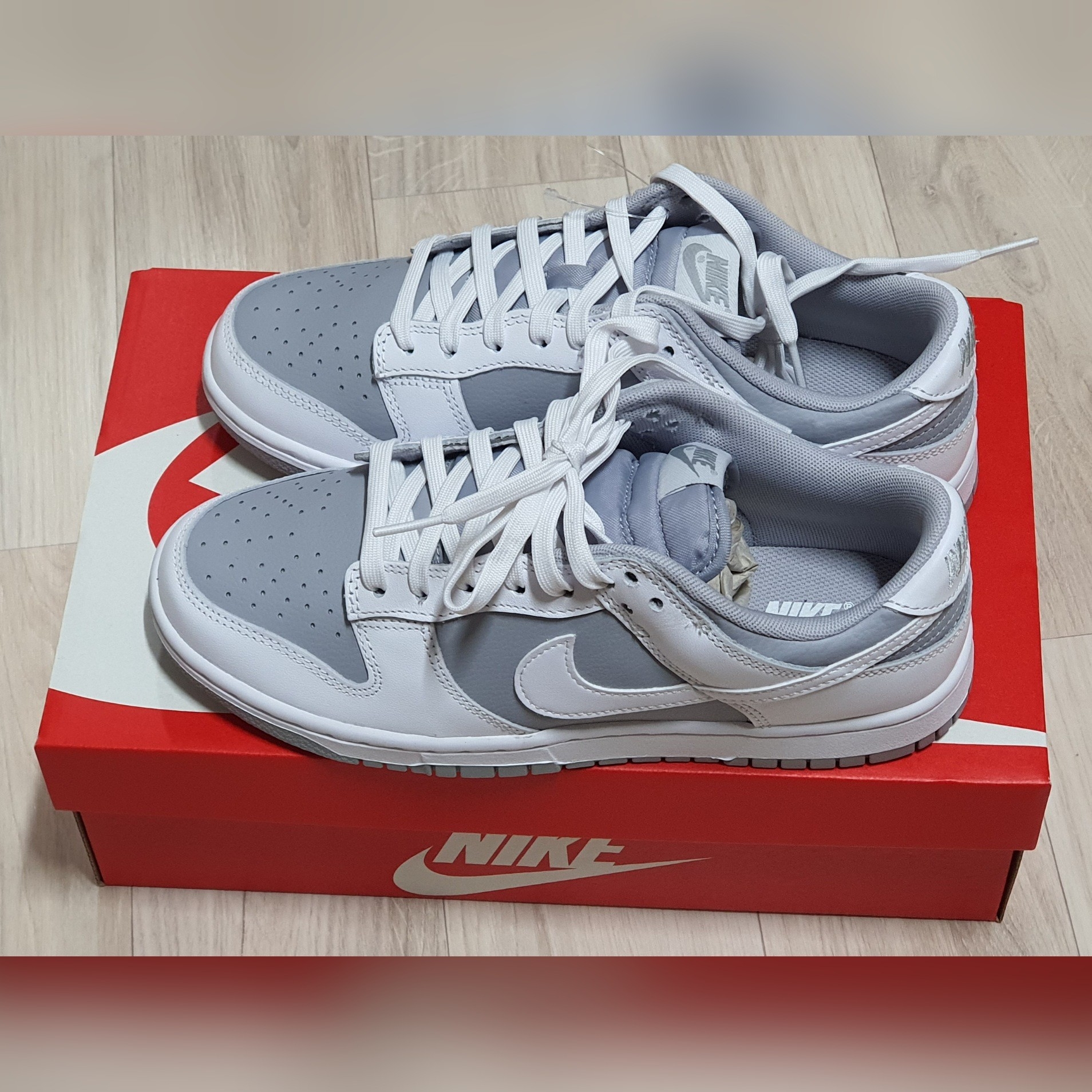 Nike Dunk Low Retro White Neutral Grey 착용 스타일 - 2