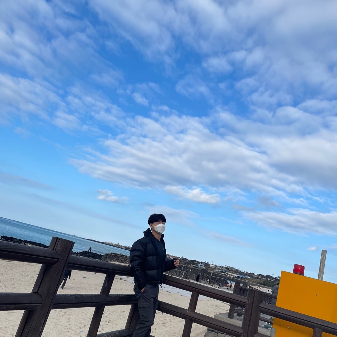 The North Face 1996 Eco Nuptse Jacket Black 착용 스타일 - 2